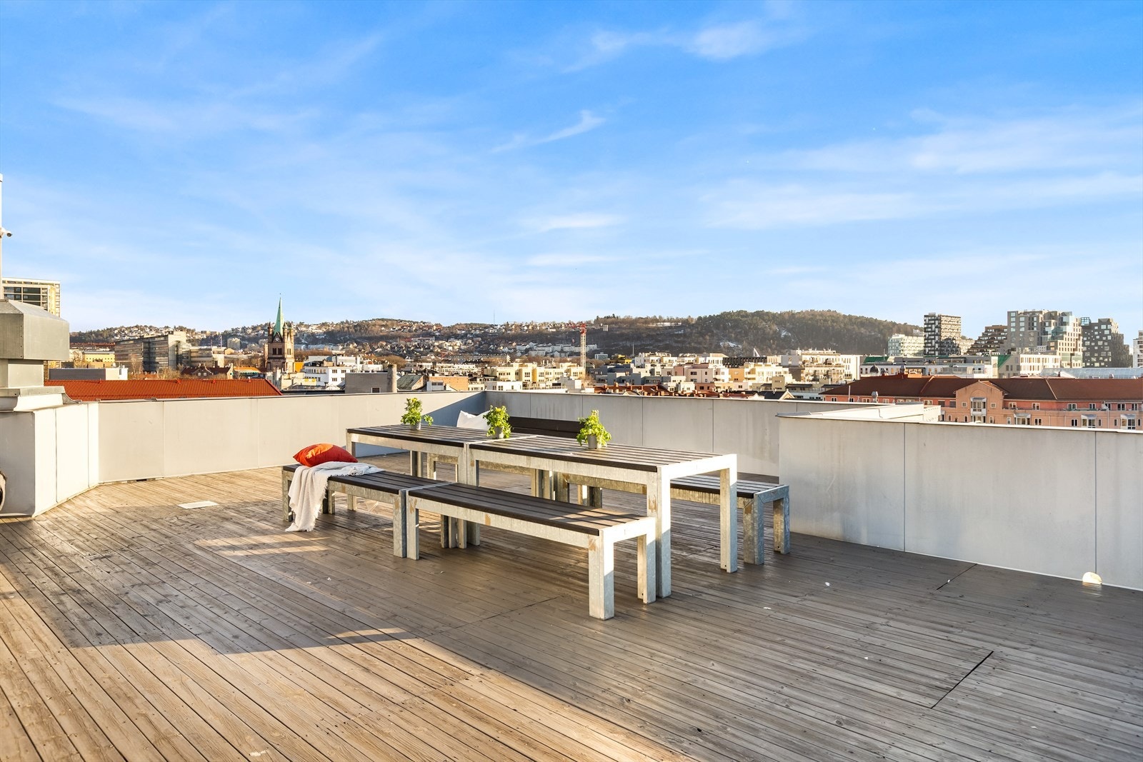 Fantastisk takterrasse som beboerne i sameiet kan benytte seg av. Galleribilde