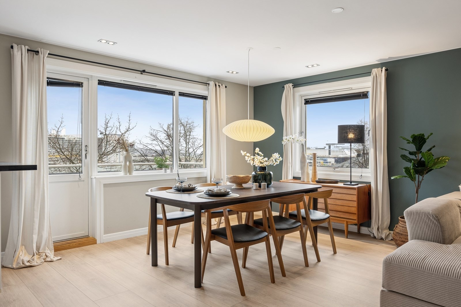 Downlights i himling. Galleribilde