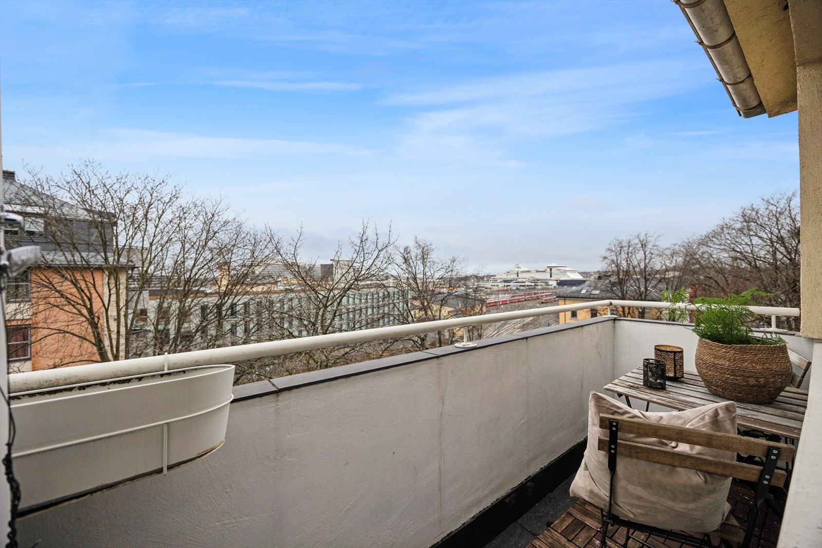 Fra stuen er det adkomst til en balkong på ca. 3 m². Galleribilde