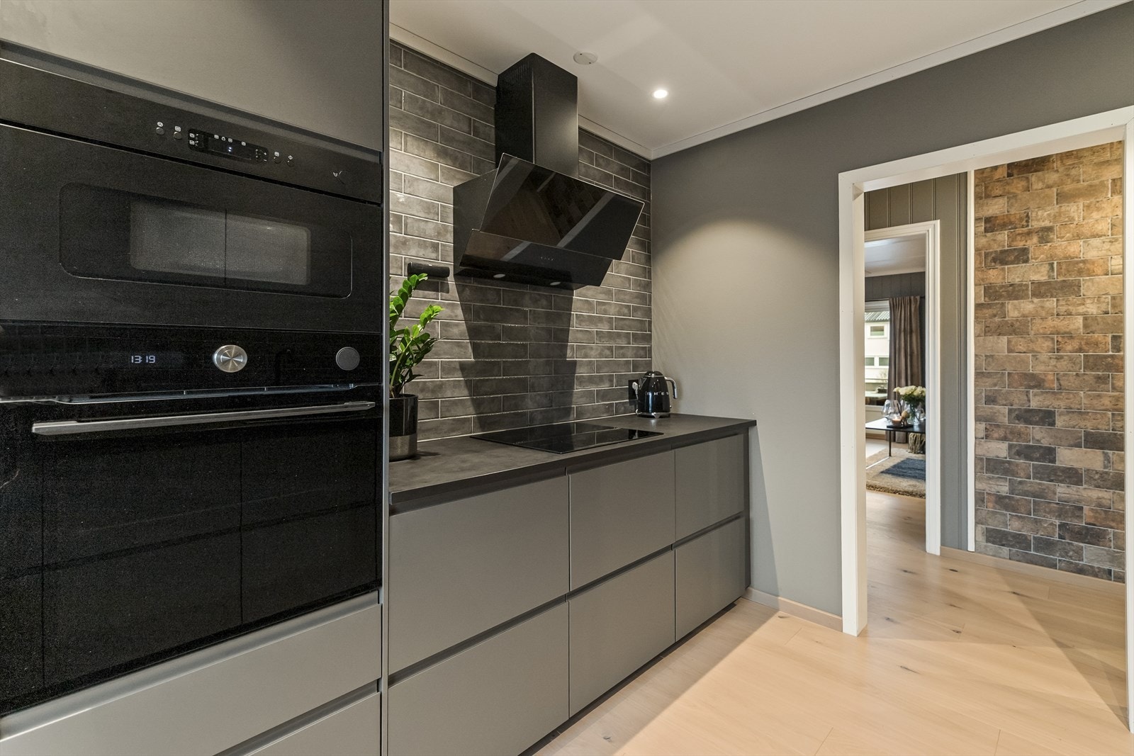 Her er det også montert komfyrvakt og vannstoppsystem for økt sikkerhet. Galleribilde