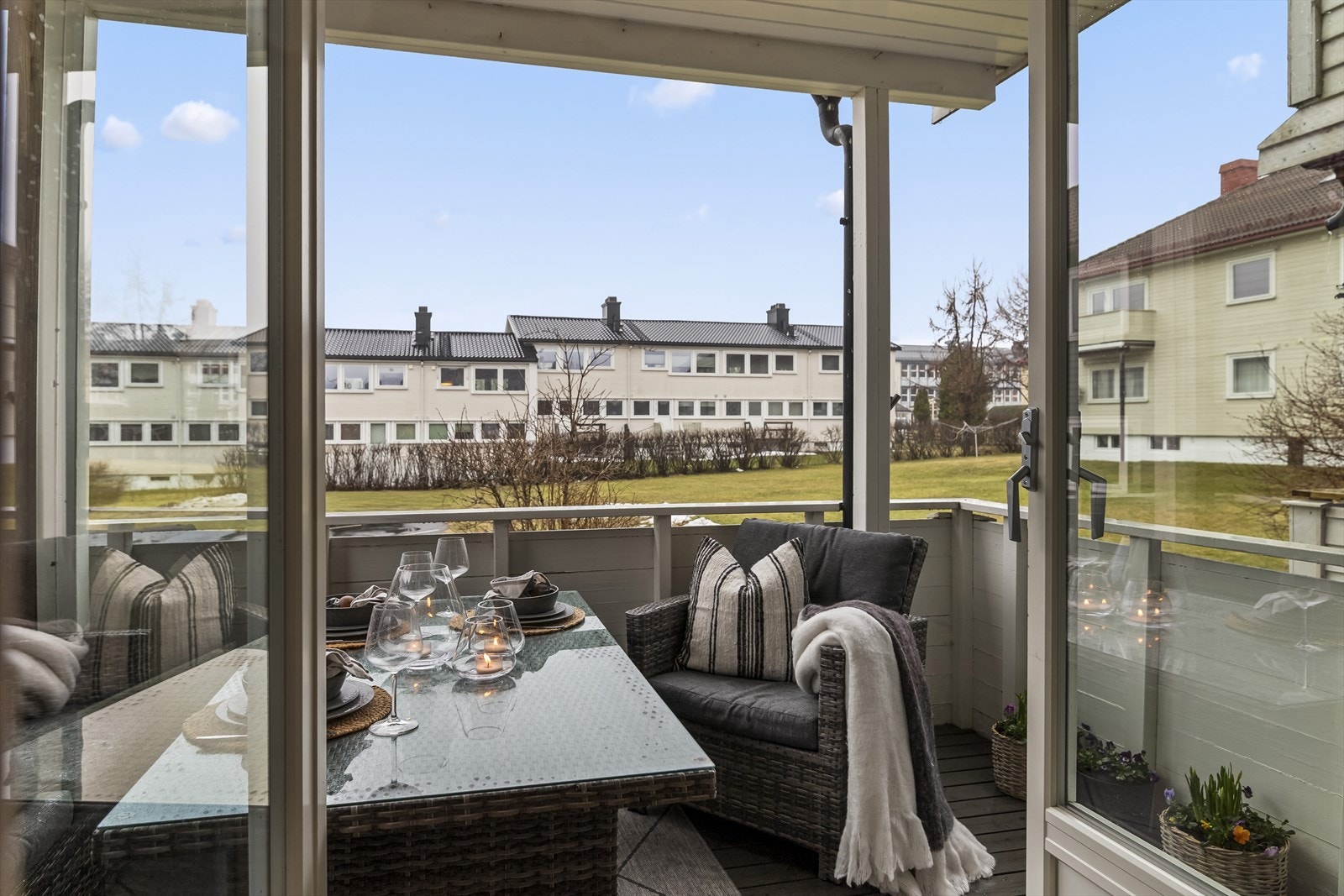 Her er det lagt til rette for hyggelige stunder utendørs med svært gode solforhold. Galleribilde