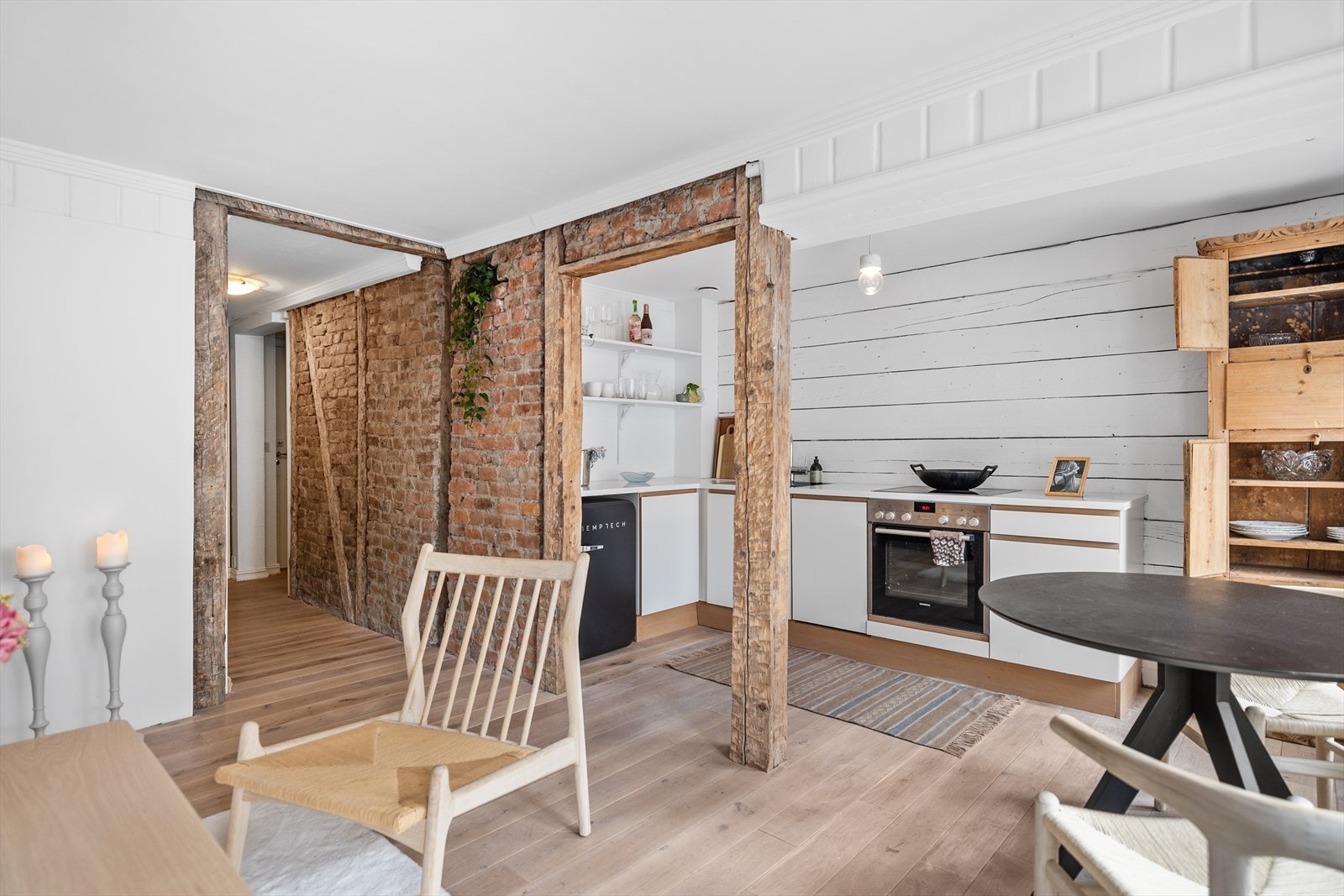 Her får du en leilighet med lun atmosfære og sjarmerende detaljer. Galleribilde