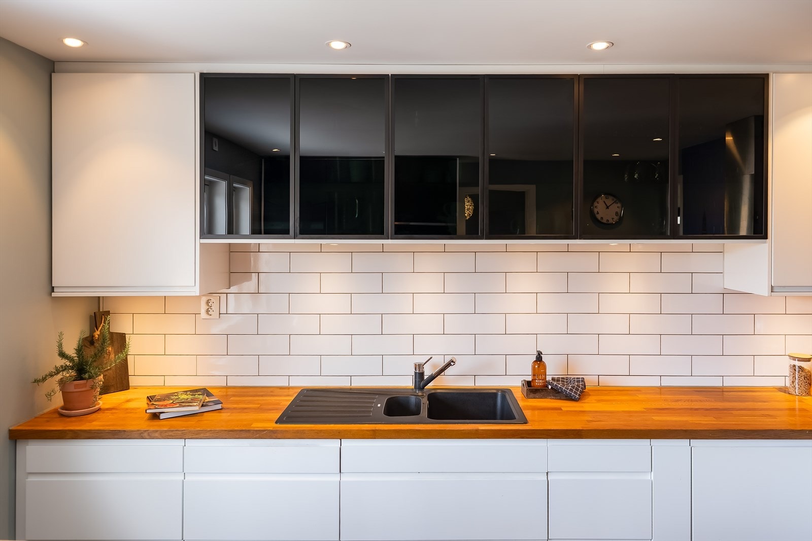 Kjøkkenet er vurdert til tilstandsgrad 1 av takstmann og fremstår som pent. Galleribilde