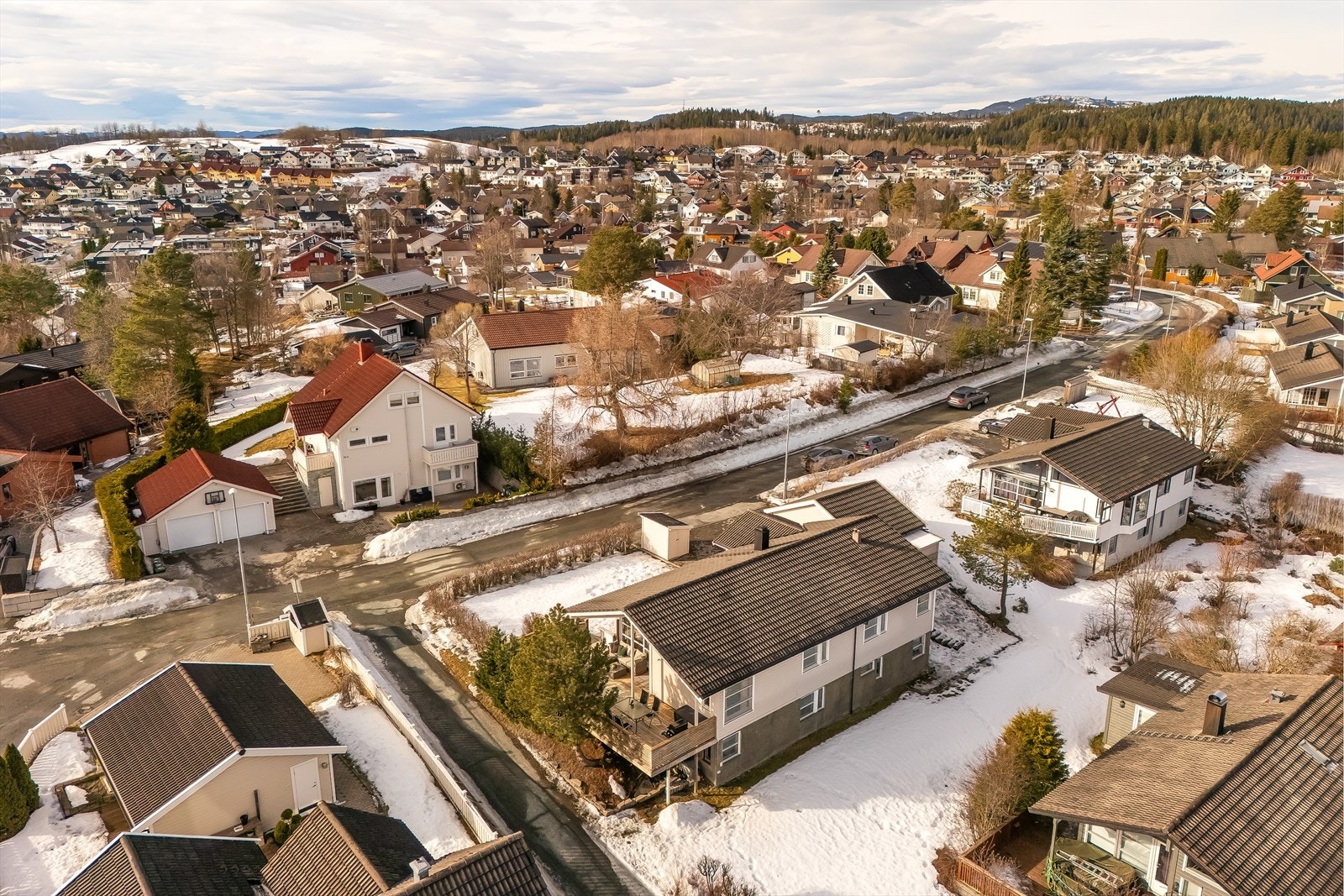 Her bor du i nærheten av nydelige Bymarka, som byr på flotte turmuligheter året rundt, med preparerte skiløyper vinterstid og fine forhold for tur om sommeren. Galleribilde