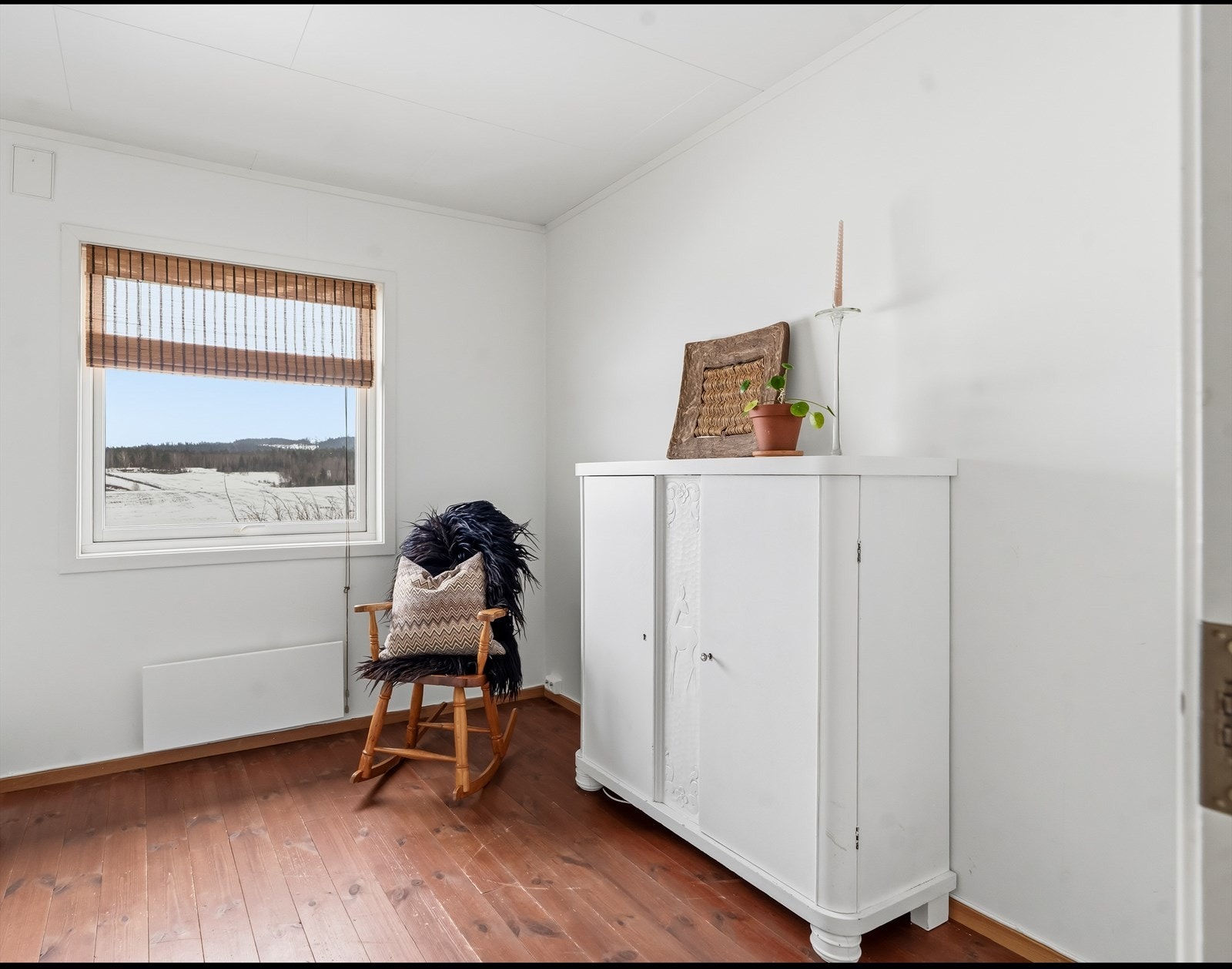 Soverom 3 har nydelig utsikt over landskapet - Perfekt som hjemmekontor også. Galleribilde