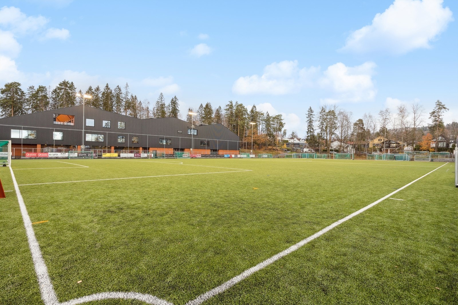 Ullern idrettspark ligger ca 15 min gange fra boligen Galleribilde