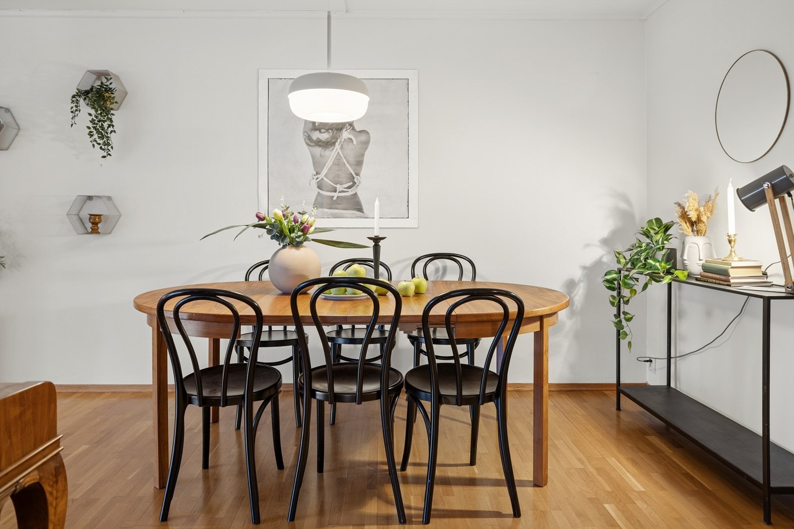 Her kan man nyte måltider i godt selskap Galleribilde