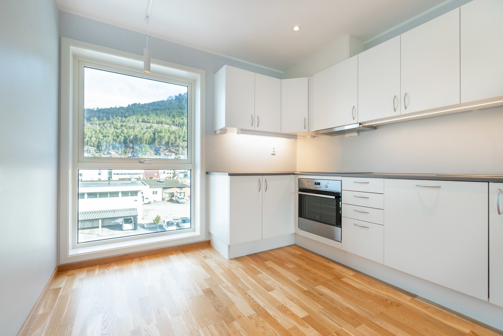 Kjøkken der kvitevarer følgjer med i salet Galleribilde