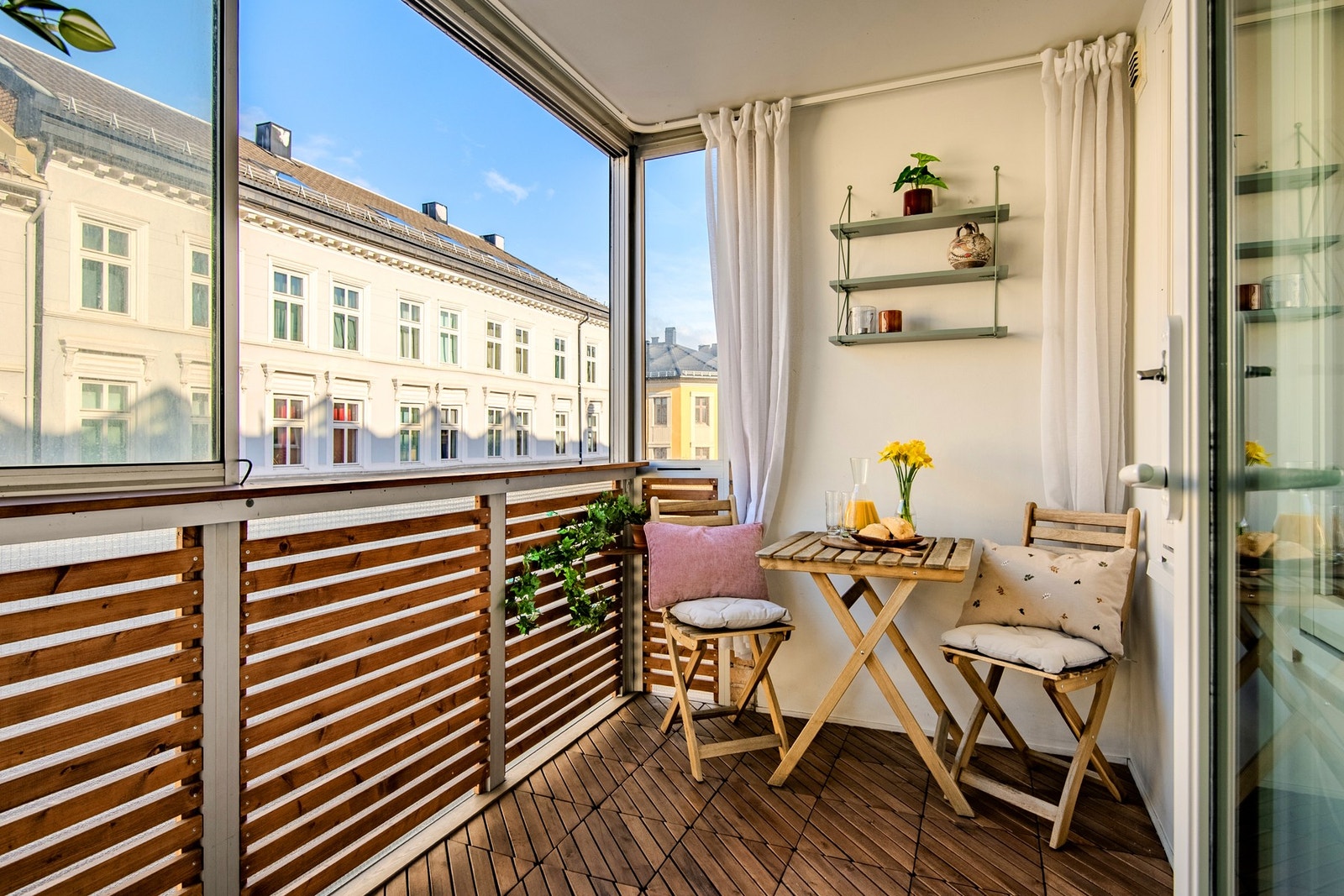 Dette er en lys og trivelig 2-roms leilighet i populære Gamlebyen! Galleribilde