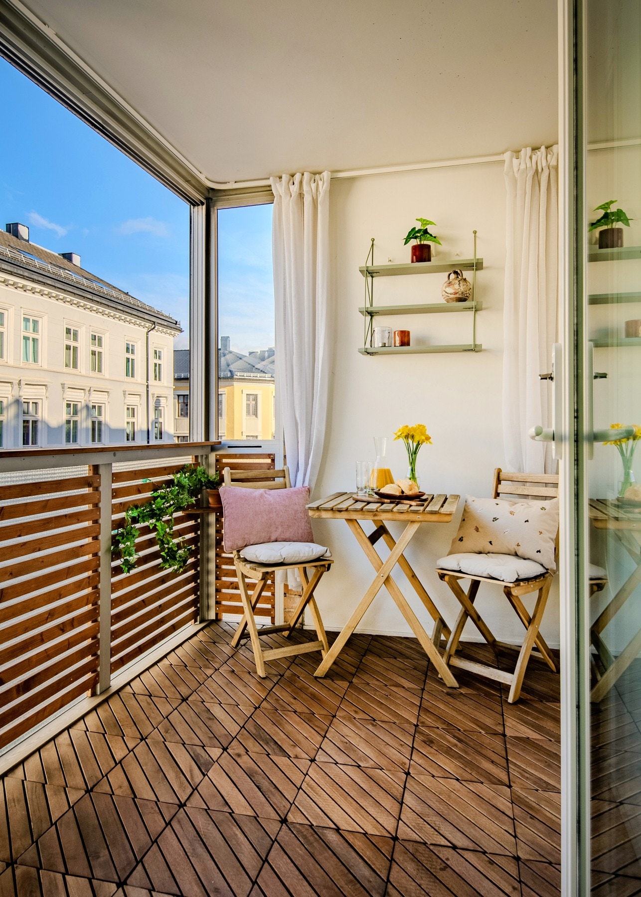 Fra stuen er det utgang til en innglasset balkong på 6m². Galleribilde