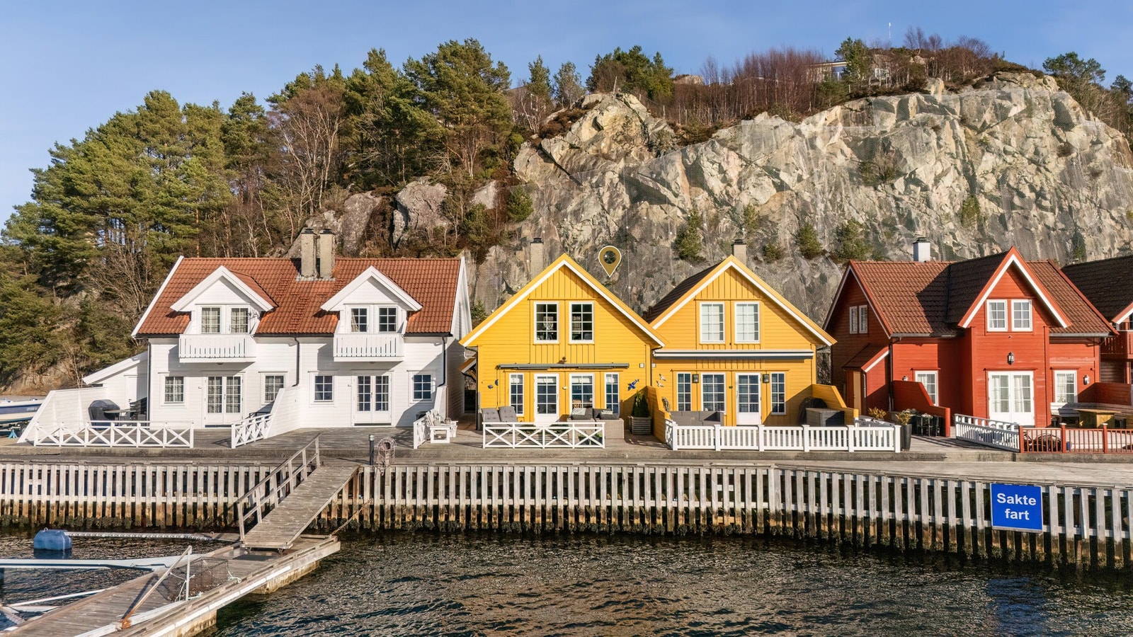 Felles kaianlegg og båtplass i felles flytebrygge Galleribilde