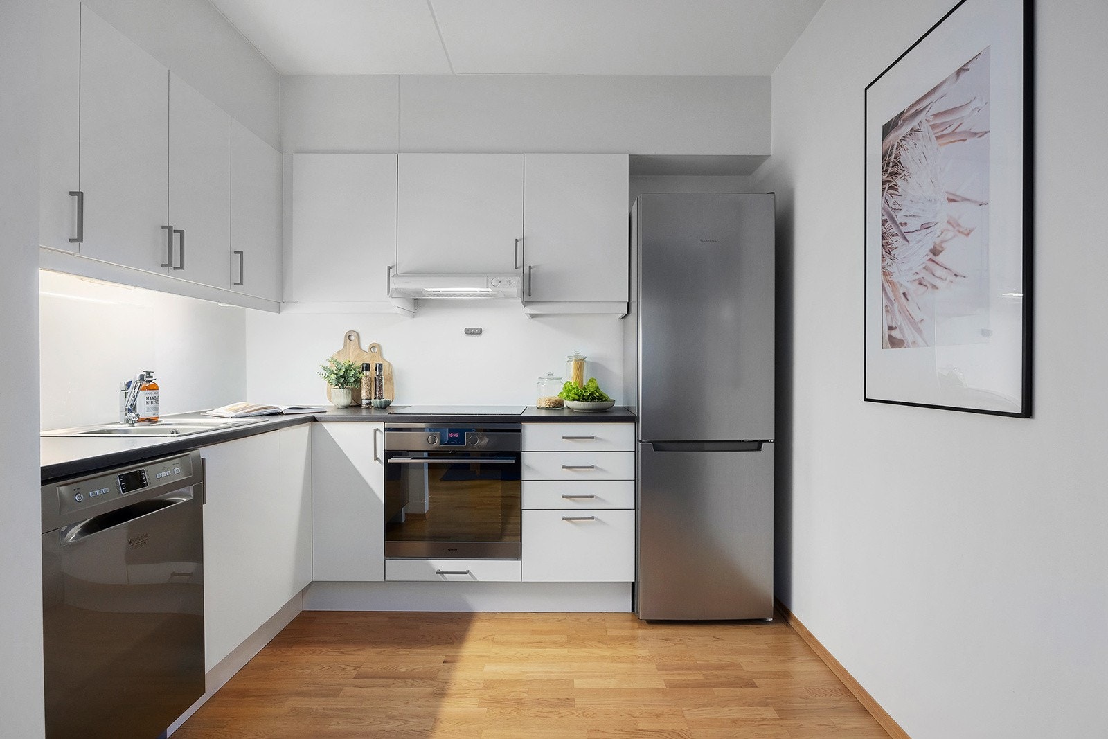 Kjøkkeninnredning fra byggeåret 2014 Galleribilde