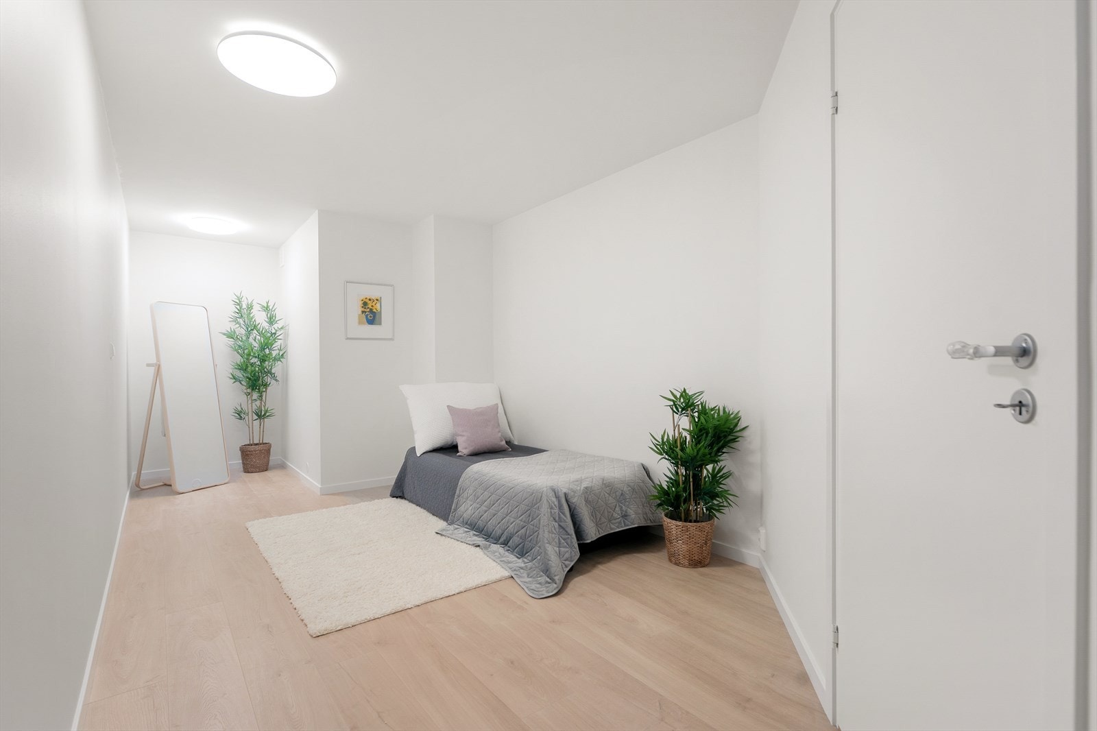 Fra gangen er det adkomst til det største soverommet som naturlig nok blir hovedsoverommet. Galleribilde