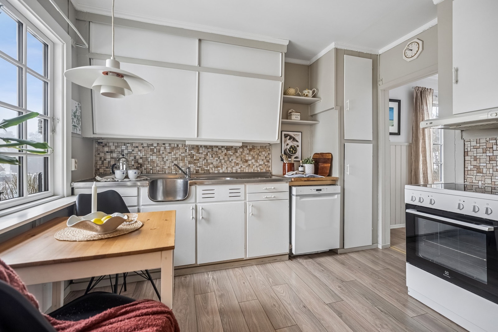 De moderne kjøkkeninnredningene fra 1960-tallet var både gjennomtenkte og stilrene, og er i dag ettertraktet på bruktmarkedet. Galleribilde