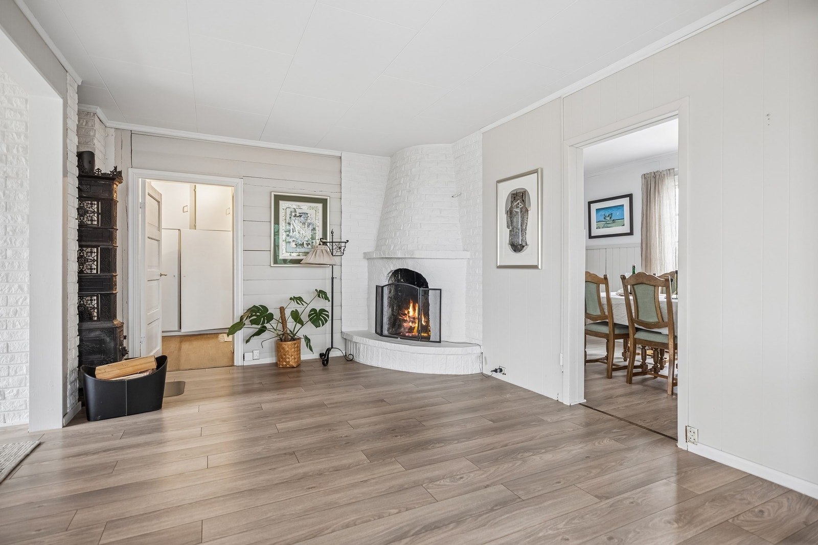 Spisestuen ligger i et separat rom med adkomst fra stuen. Galleribilde