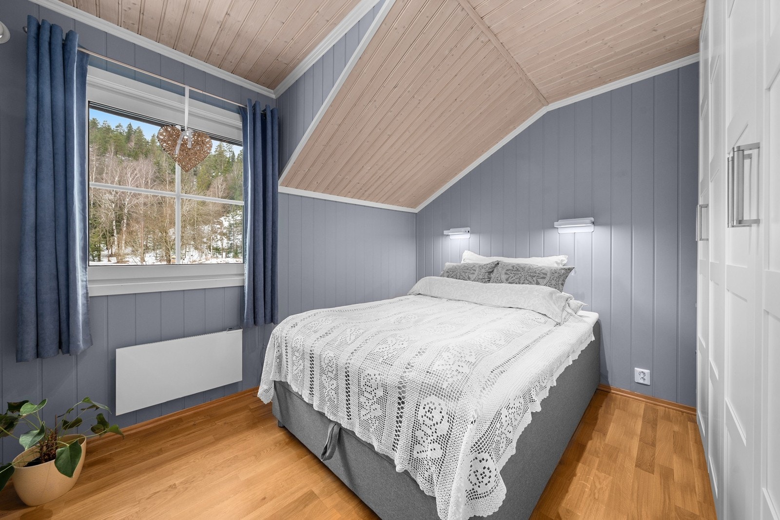 Det tredje soverommet er lyst og trivelig, med plass til seng og garderobeløsning. Galleribilde