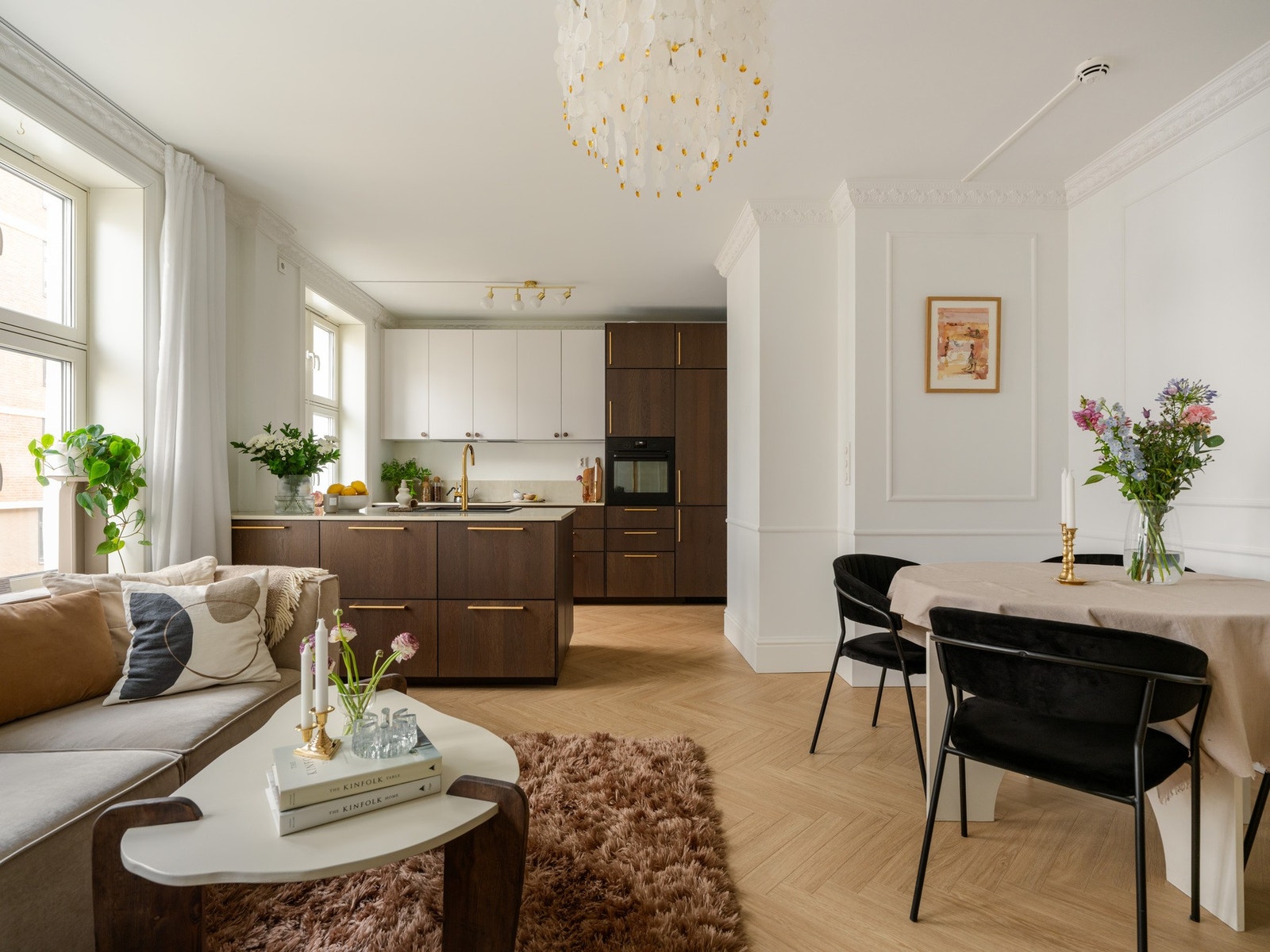 Velkommen til Sannergata 21B, en flott og moderne 3-roms leilighet som ble nyoppusset i perioden 2024-2025. Galleribilde