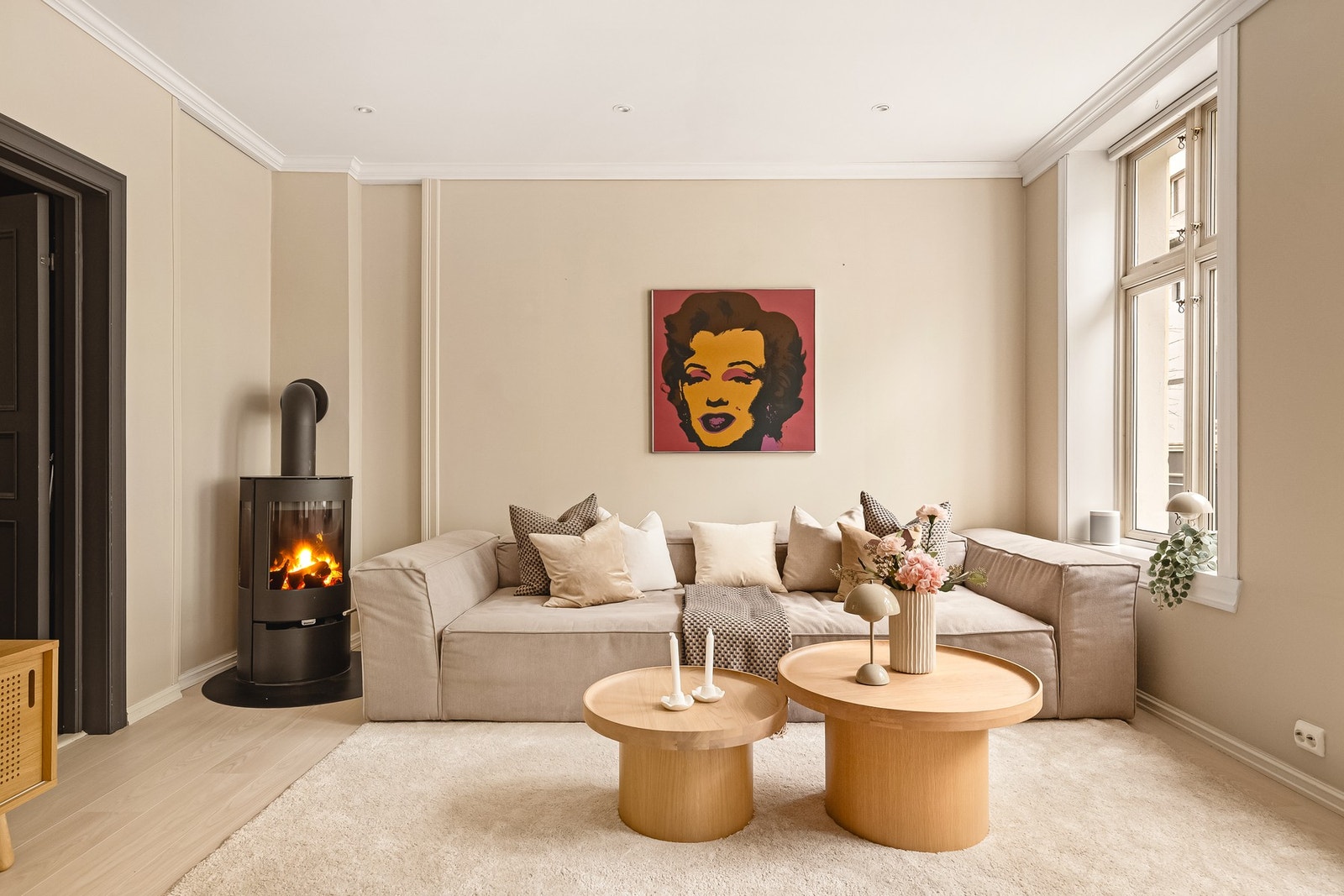 - Det ble lagt nytt gulv i leiligheten i 2022, i tillegg til nytt brannvarslingsanlegget - Galleribilde