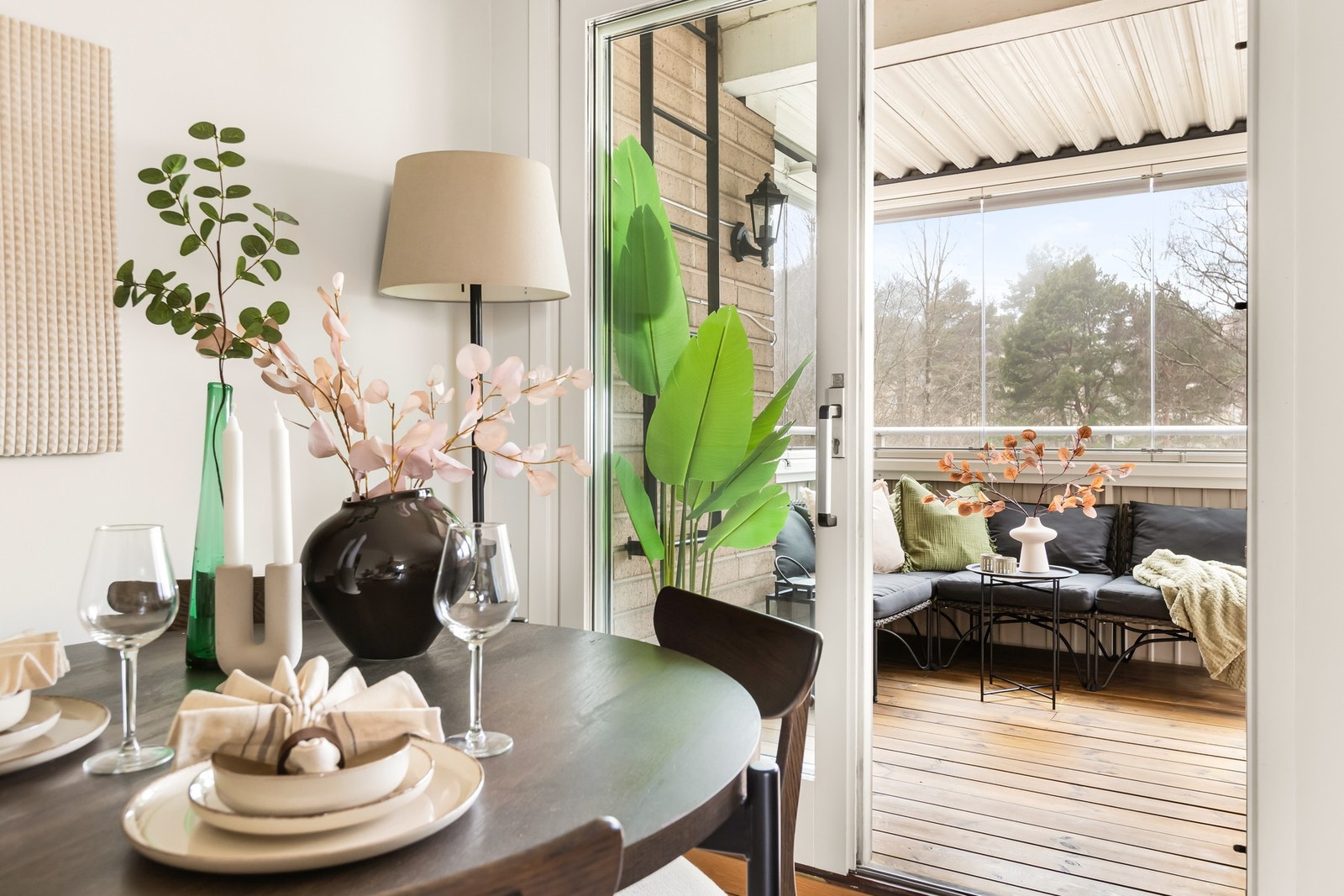 Fra stuen er det utgang til den flotte balkongen Galleribilde