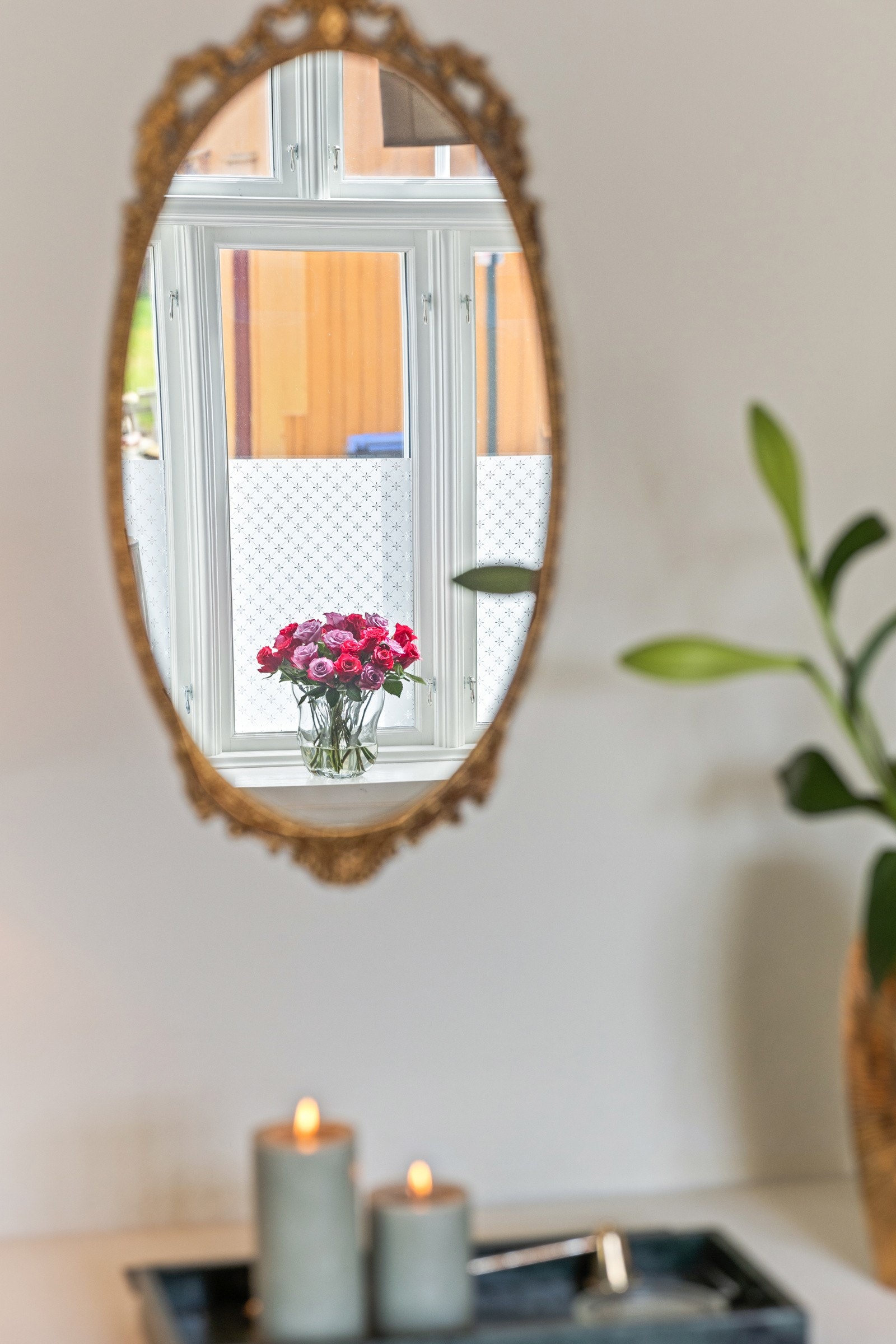 Speilet fanger opp vinduet i daglistuen! Galleribilde