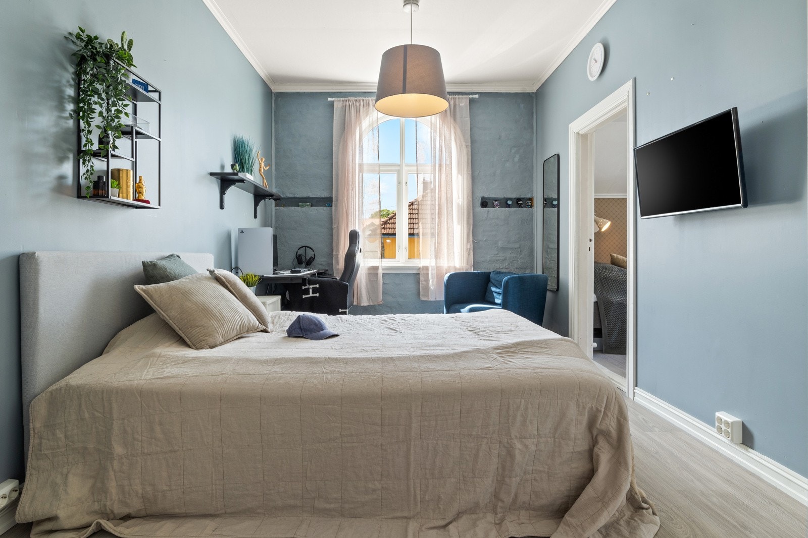 Soverom 2 med sovealkoven innenfor. Kan endres til walk-in closet hvis man skulle ønske det istedenfor. Galleribilde