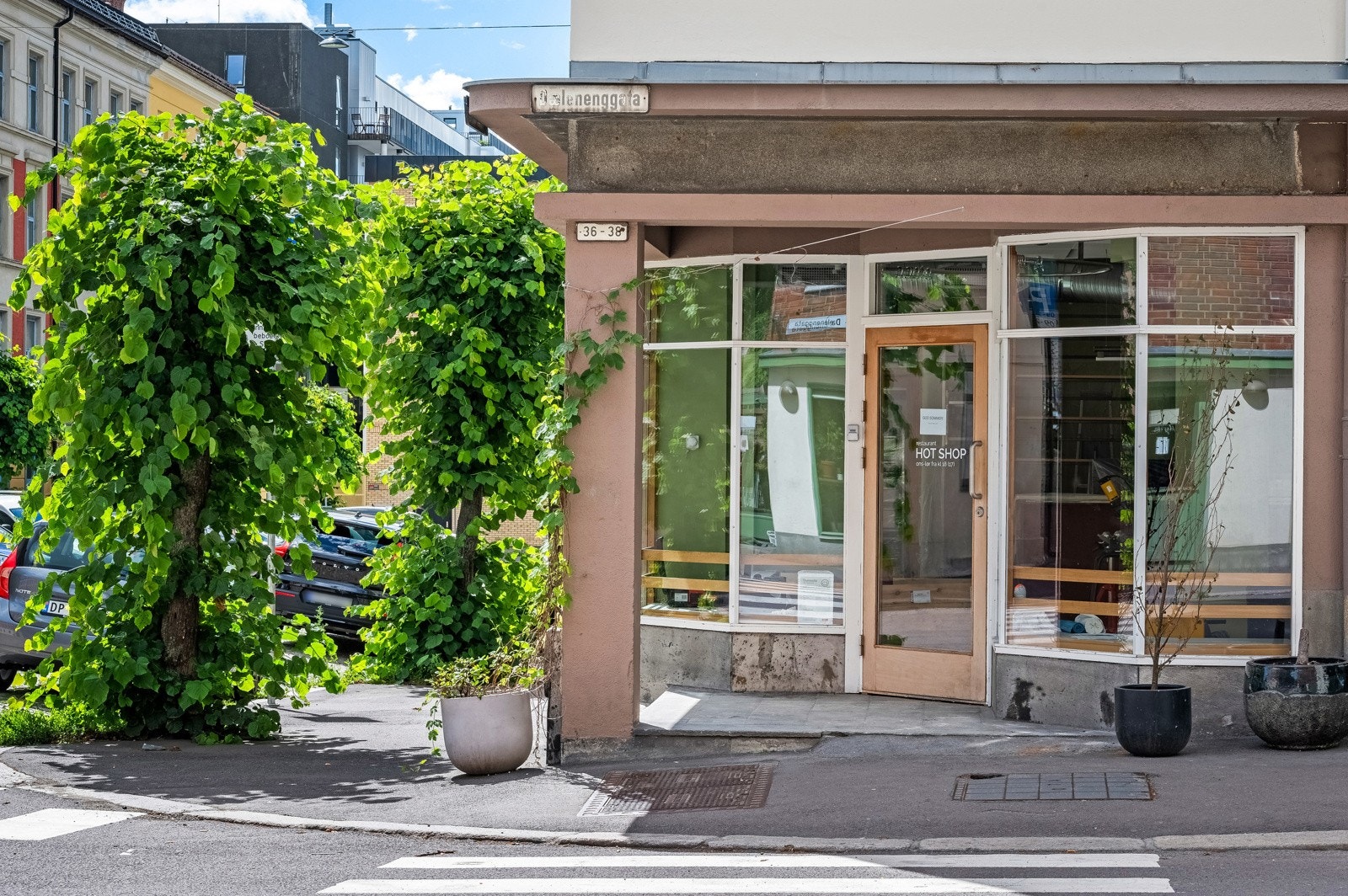 Michelin-restauranten Hot Shop finner du ett minutts gange unna leiligheten. Galleribilde