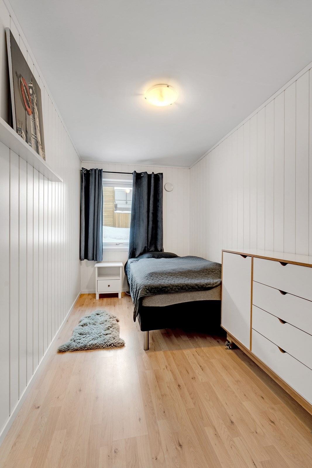 Soverom 2- også av god størrelse med flere gode møbleringsmuligheter. Galleribilde