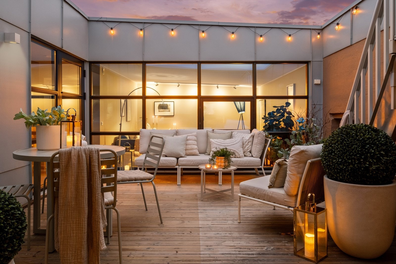 Fredrik Hyldmo v/Nordvik Bolig har gleden av å presentere Åsengata 36! Foto: Rullende Fotograf Galleribilde