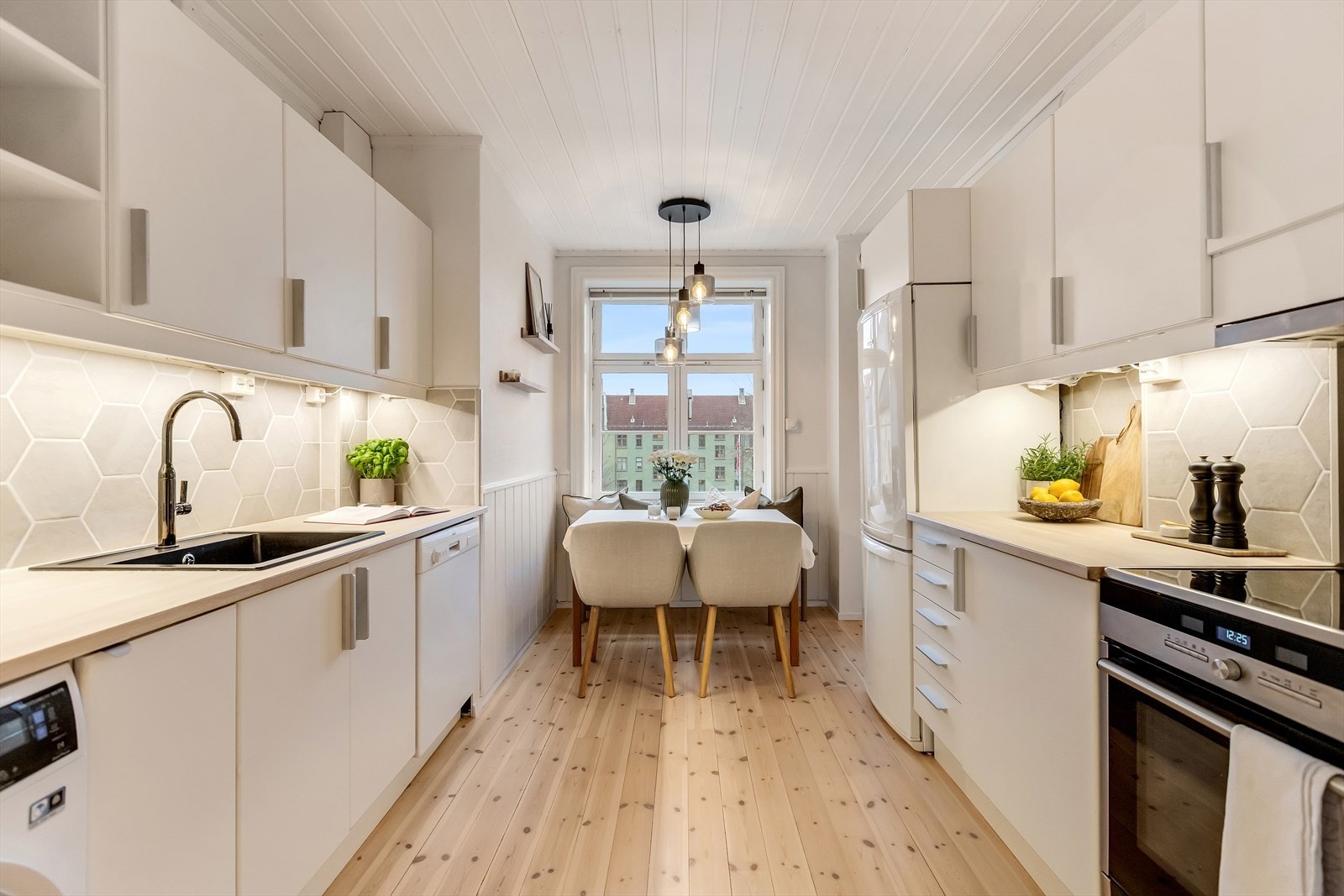 En lys og moderne 2-roms med god planløsning, uten gjenboere. Galleribilde