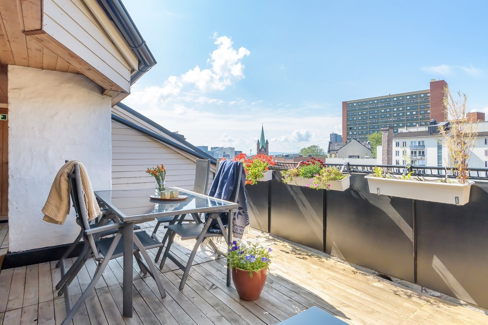 Felles takterrasse som kan benyttes av alle beboere. Galleribilde