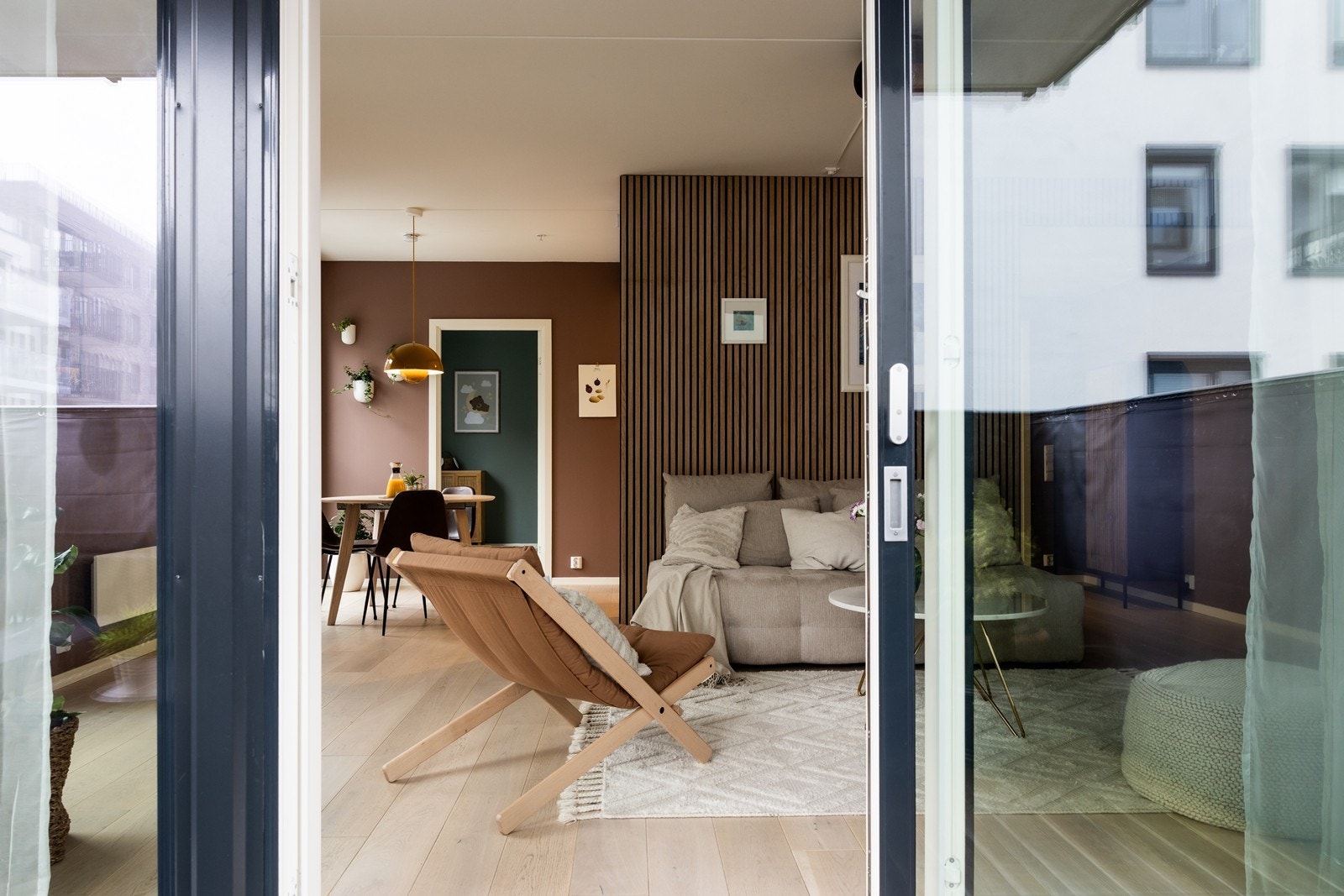 Her får du en nyere og moderne leilighet med god planløsning og gode fasiliteter. Galleribilde