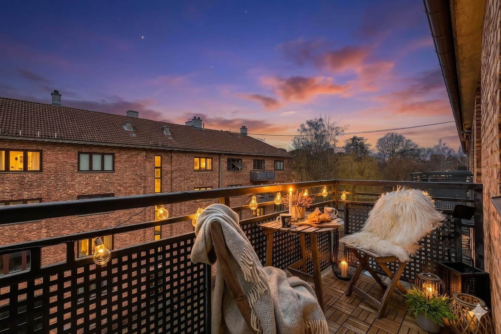 Leiligheten ligger høyt og luftig i byggets 4. etasje. Galleribilde