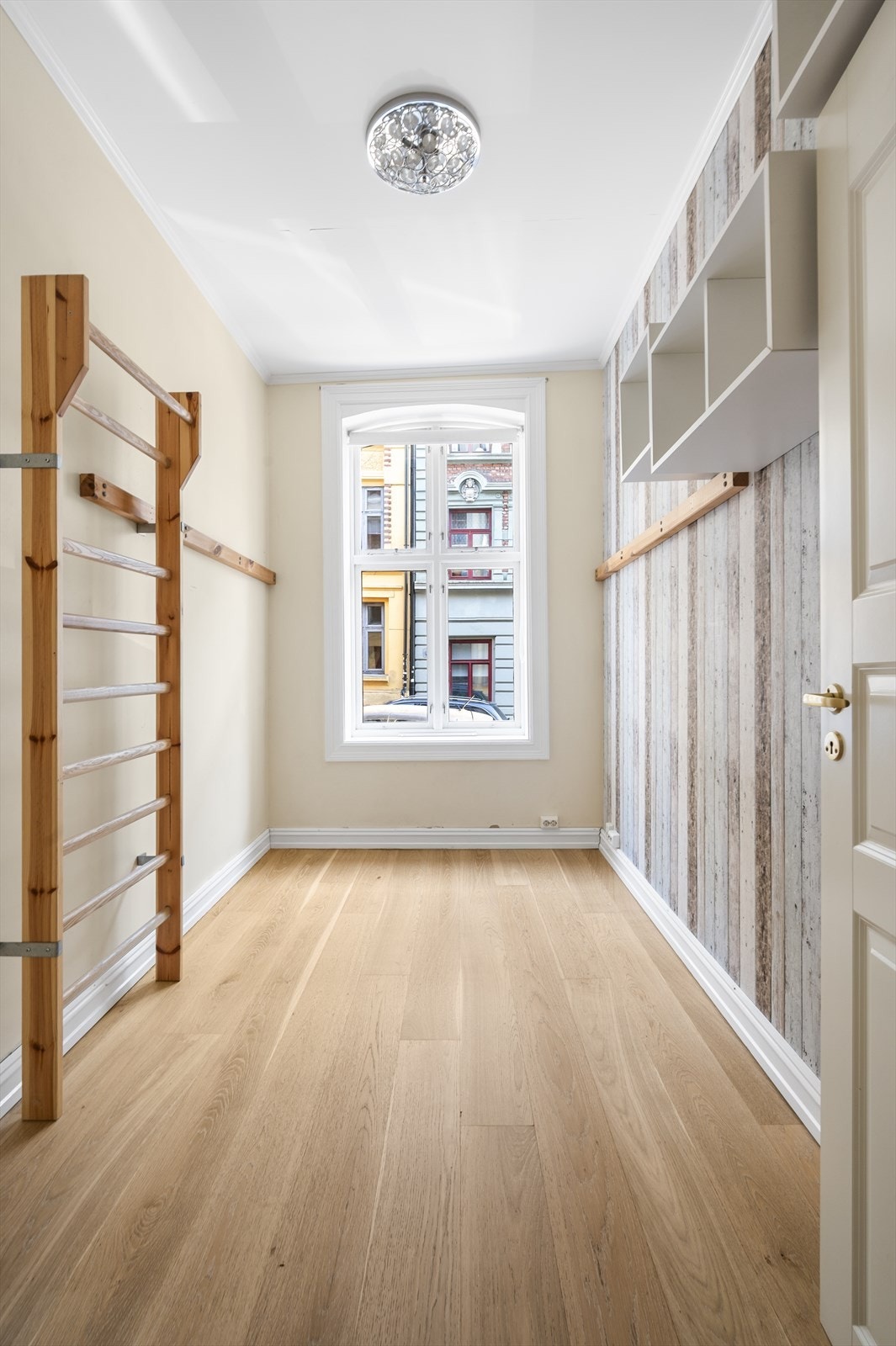 Boligen har tre soverom med god plass til seng og ønsket møblement. Galleribilde