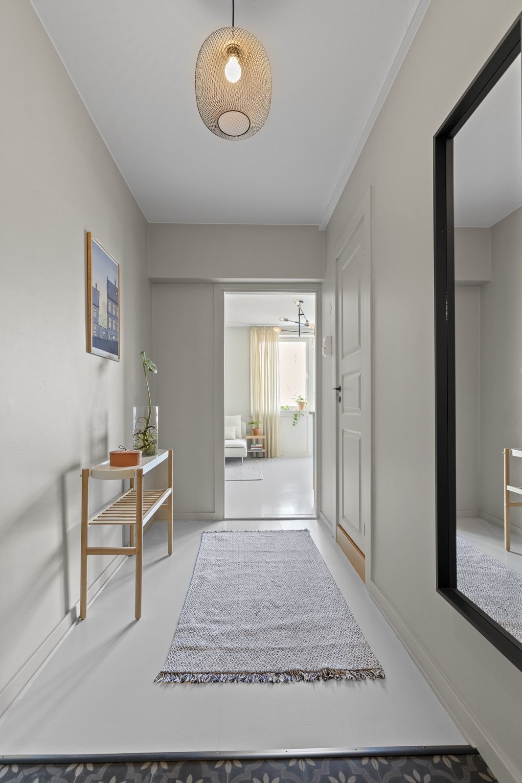 Sikringsskap i oppgangen med automatsikringer. Galleribilde