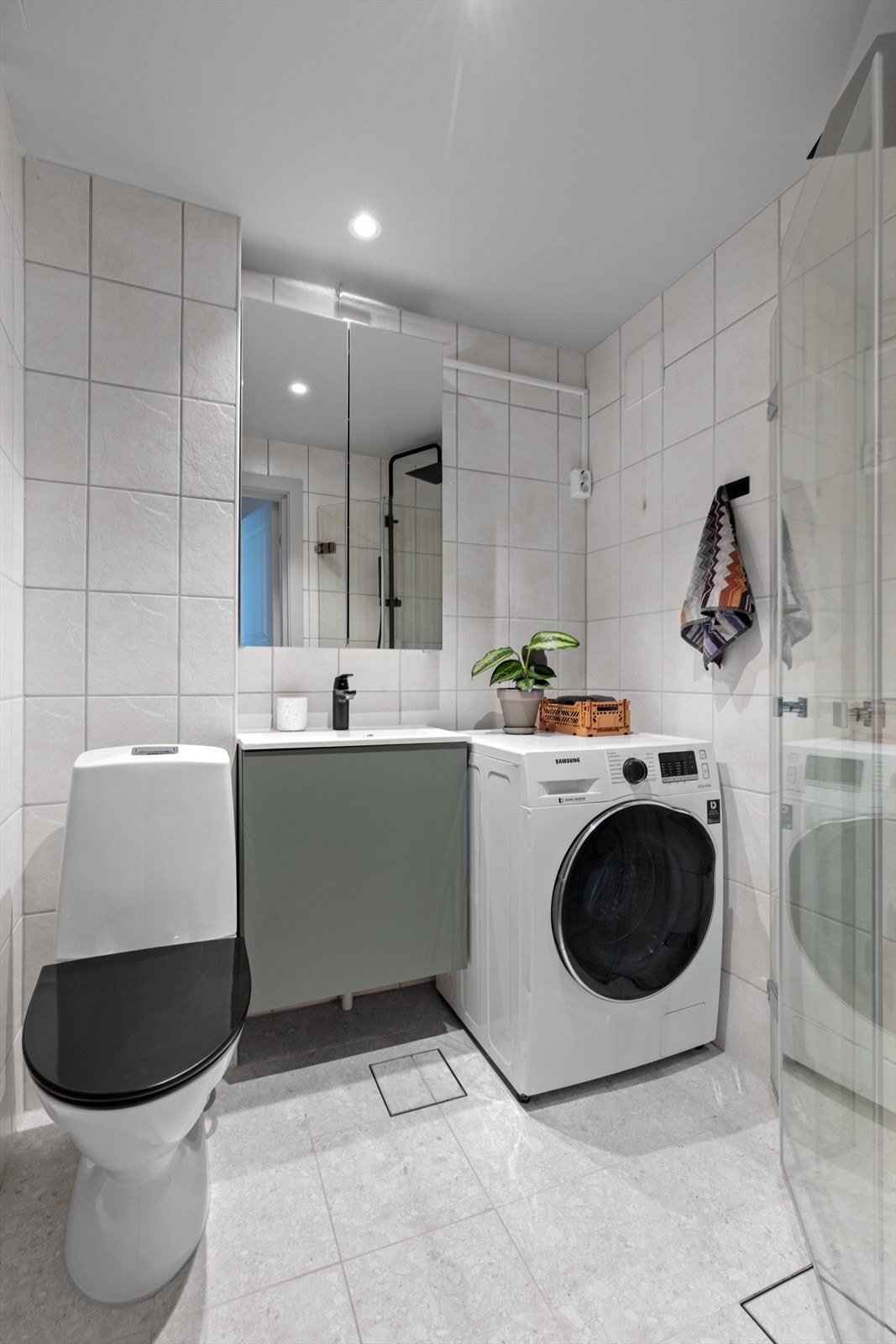 Elektrisk gulvvarme og varmtvannsbereder på ca. 115 L. Galleribilde