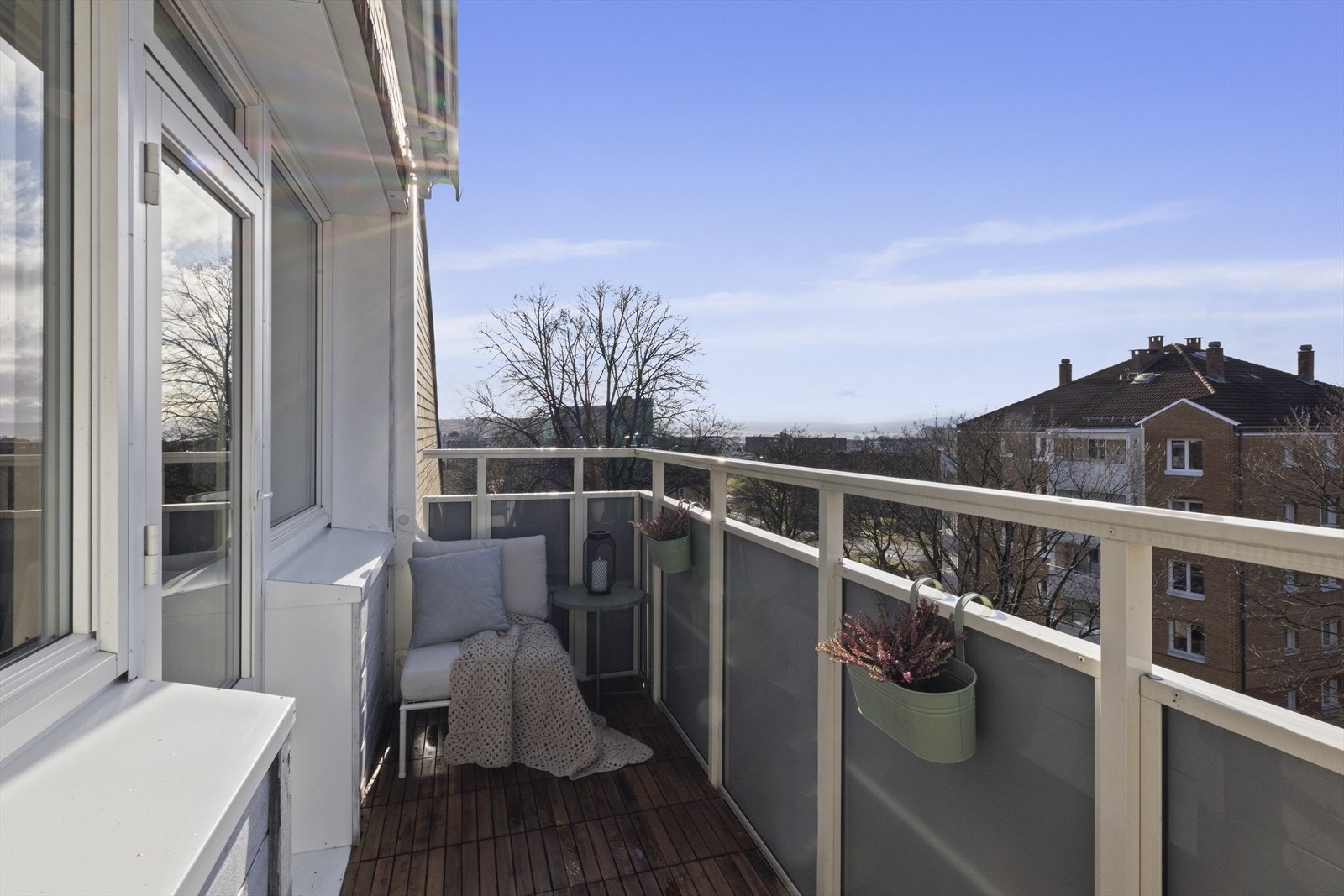 Her kan du nyte grønne omgivelser og en flott, vidstrakt utsikt mot Oslofjorden og området. Galleribilde