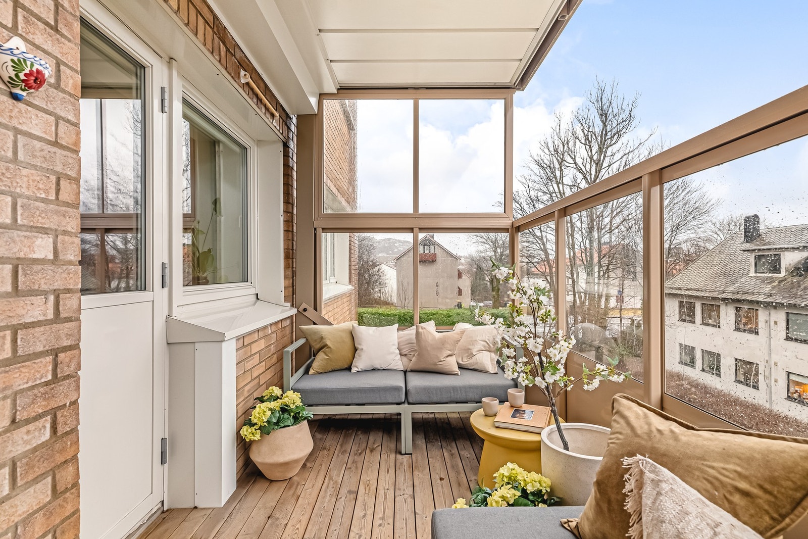 Balkongen er på på 7 m², og har god plass til ønsket utemøblement. Galleribilde