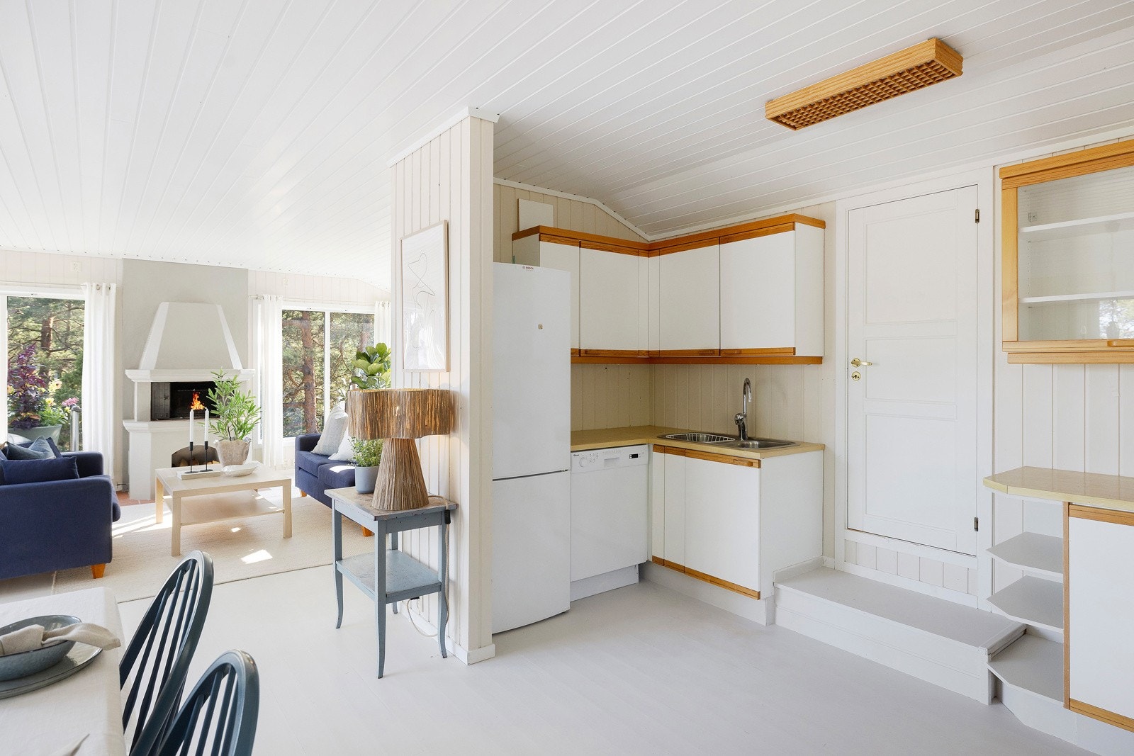 Lys og hyggelig sommerstemning. Galleribilde