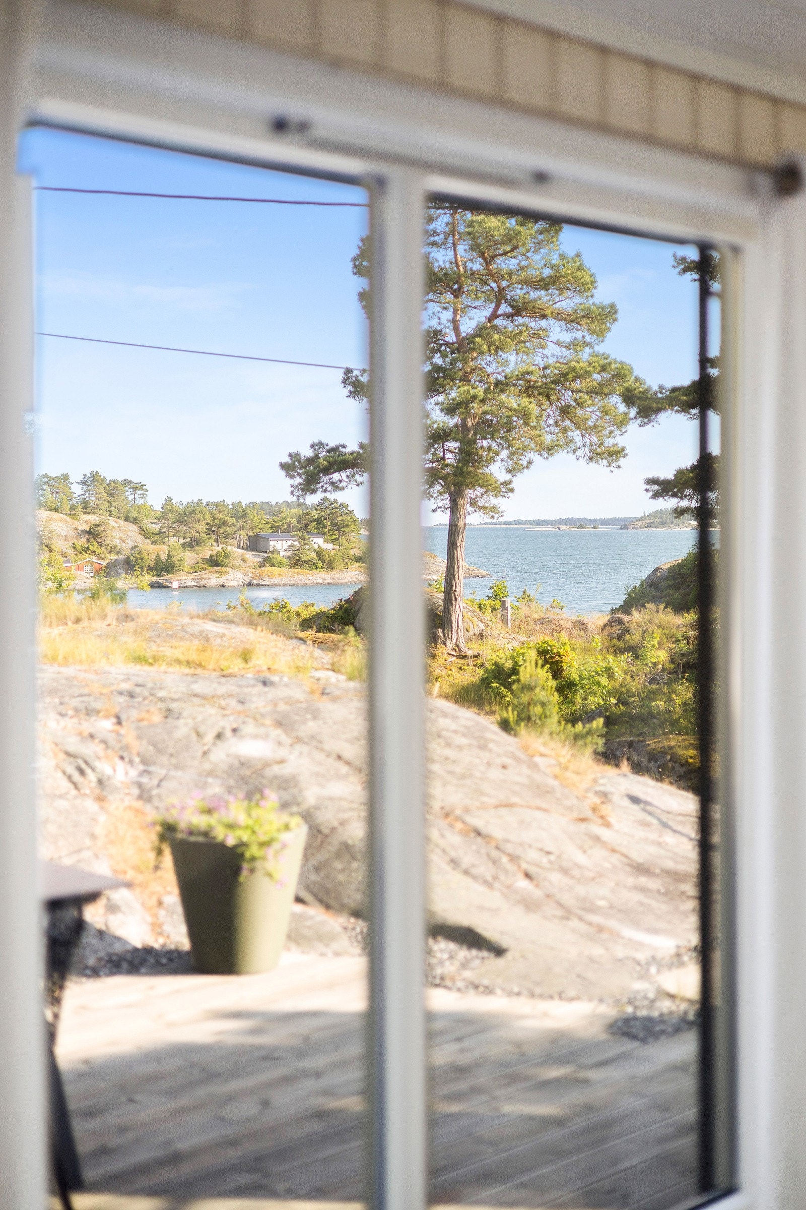 Utsikten fra spisestue og kjøkken Galleribilde