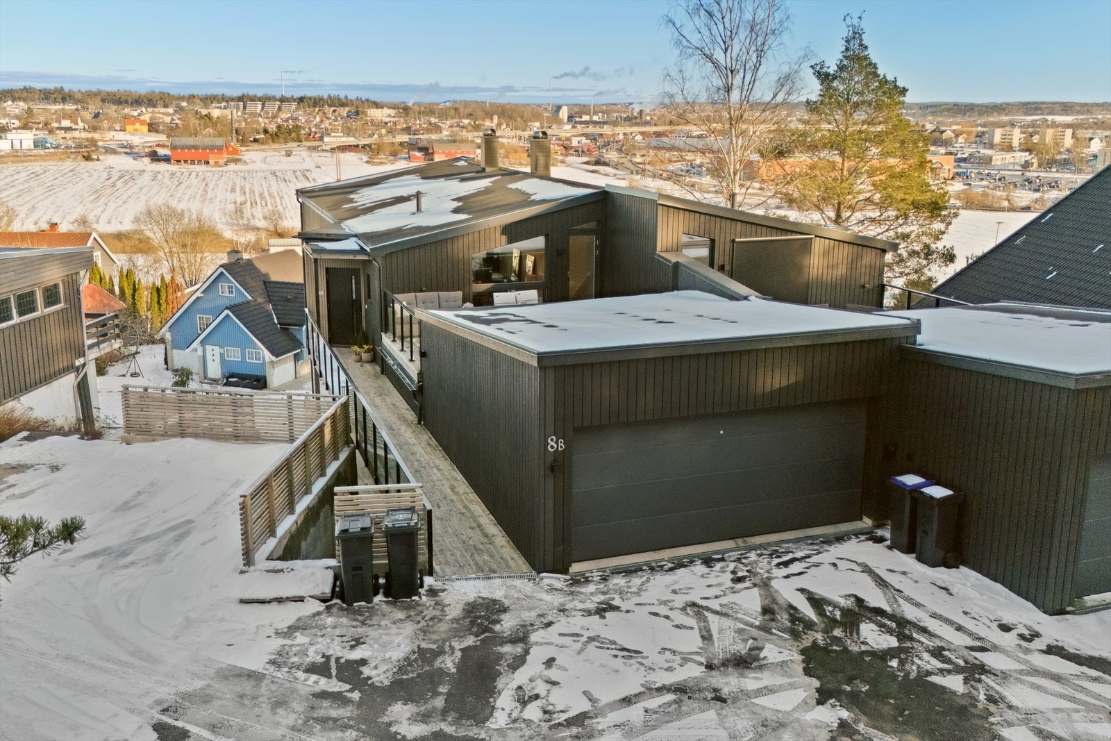 Dette er en vertikaldelt halvpart av tomannsbolig fra 2023, med høy standard! Galleribilde