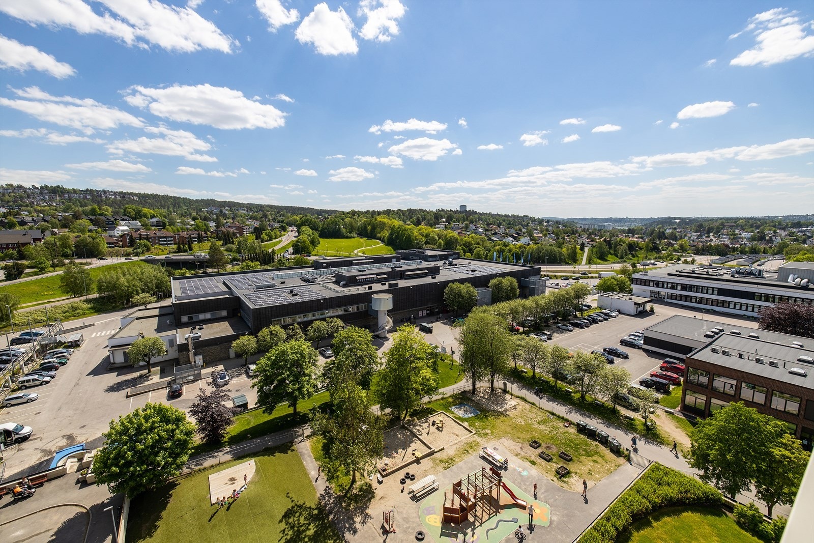 Kort avstand til alle nødvendige og ønskelige servicetilbud. Galleribilde