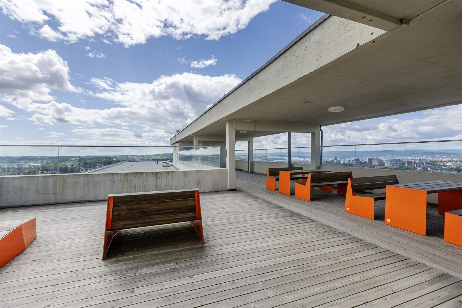 Blokken disponerer en nydelig takterrasse med god plass. Galleribilde