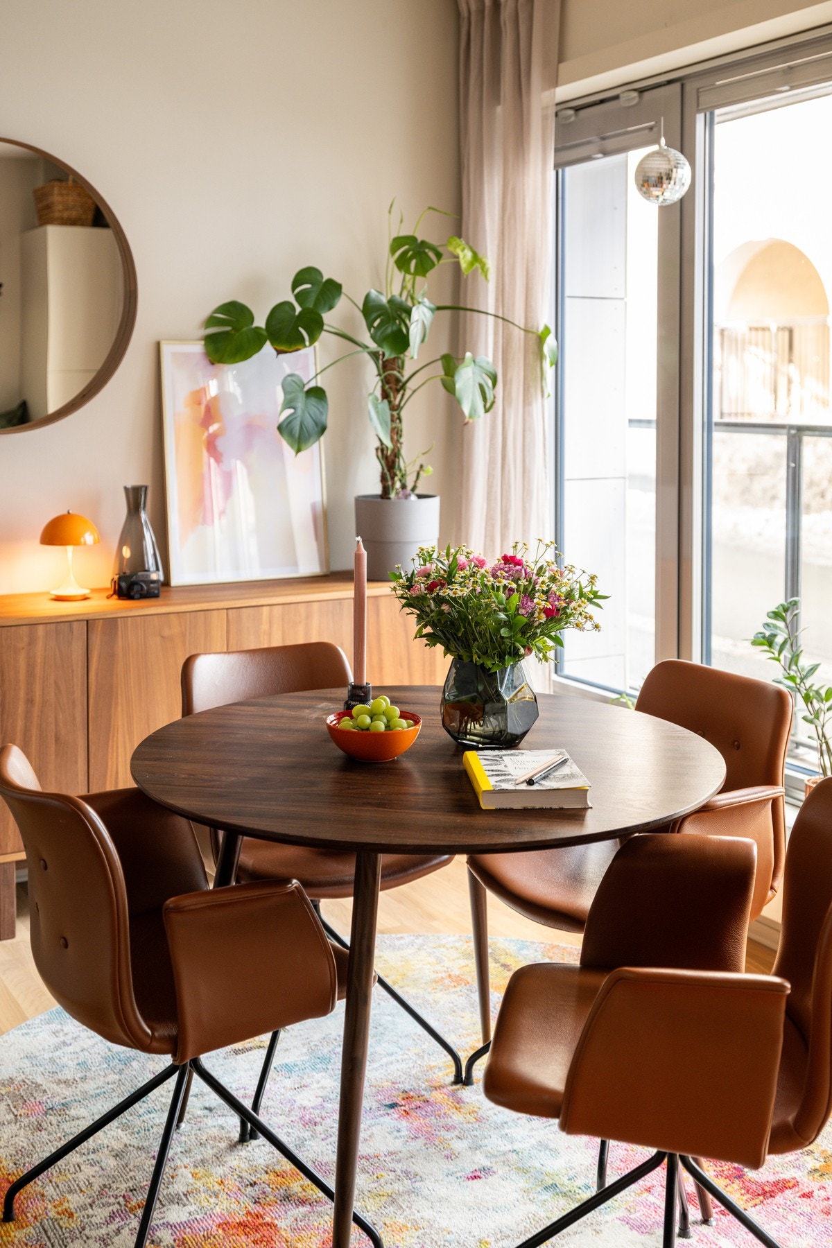 Som en fin forlengelse av stuen har du en flott sydøstvendt luftebalkong. Galleribilde