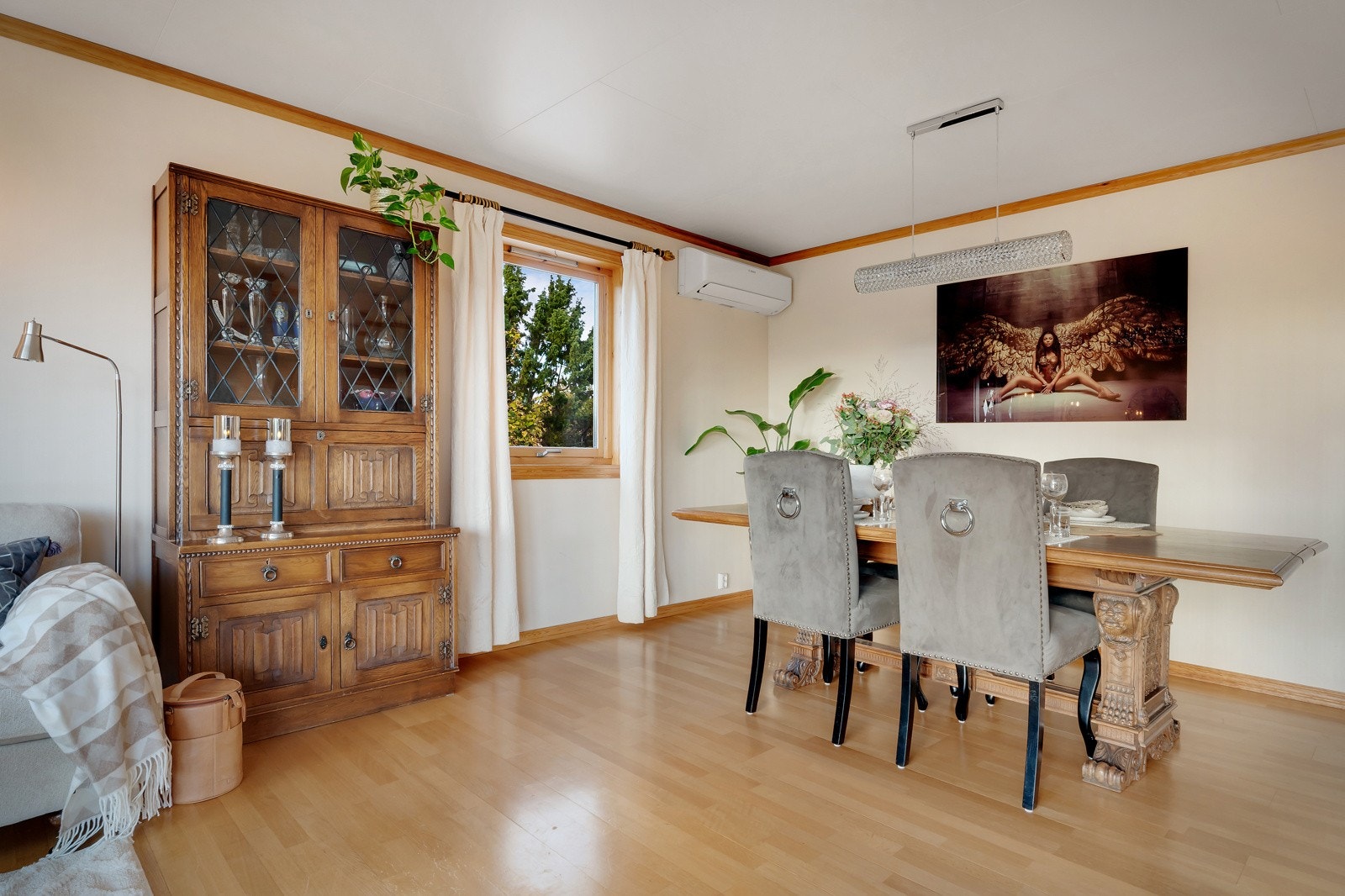 Varmepumpen (Bosch luft-til-luft) sikrer god varme. Galleribilde