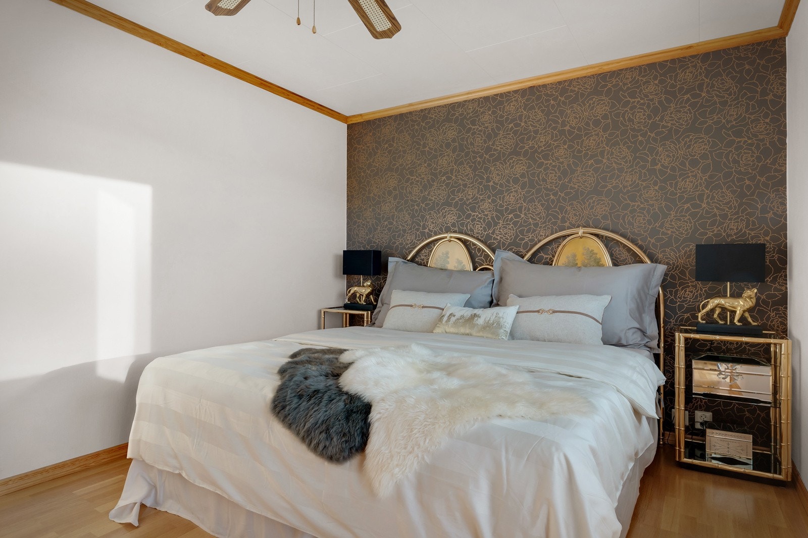 Her har vi boligens store hovedsoverom. Galleribilde