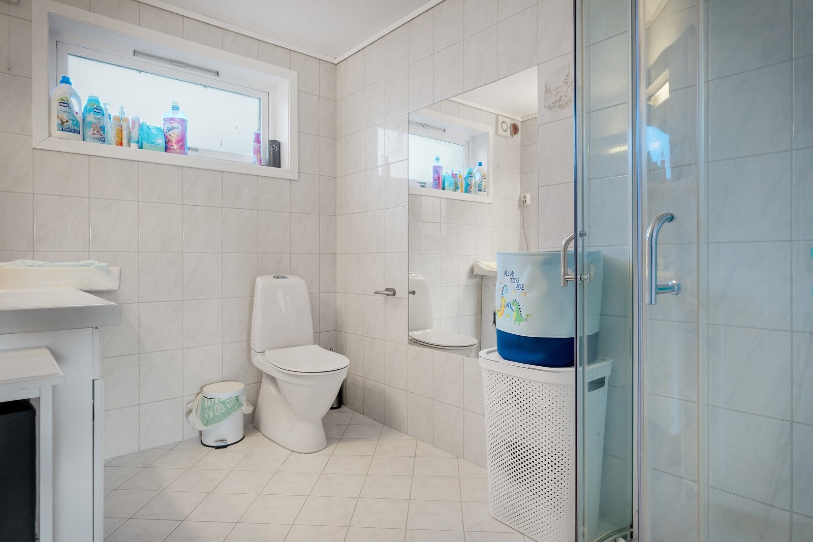 Badet er lyst og helfliset. Galleribilde