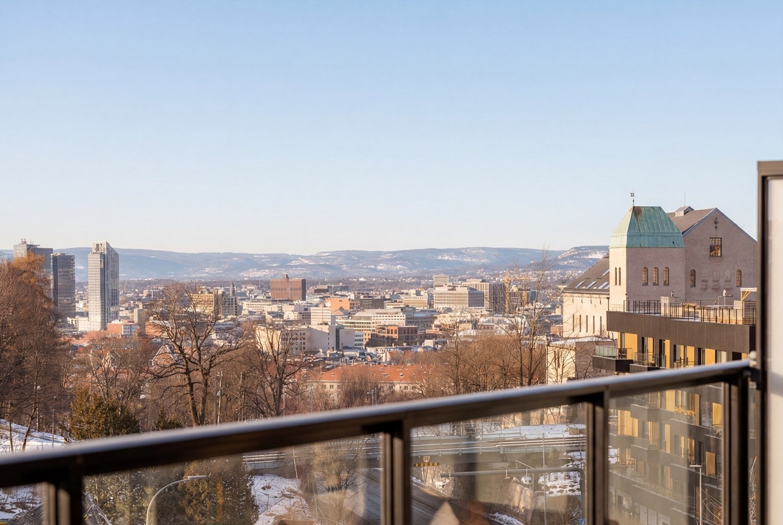 Emir Resulbegovic v. Emera Eiendomsmegling ønsker velkommen til Sigurd Hoels vei 4! Galleribilde