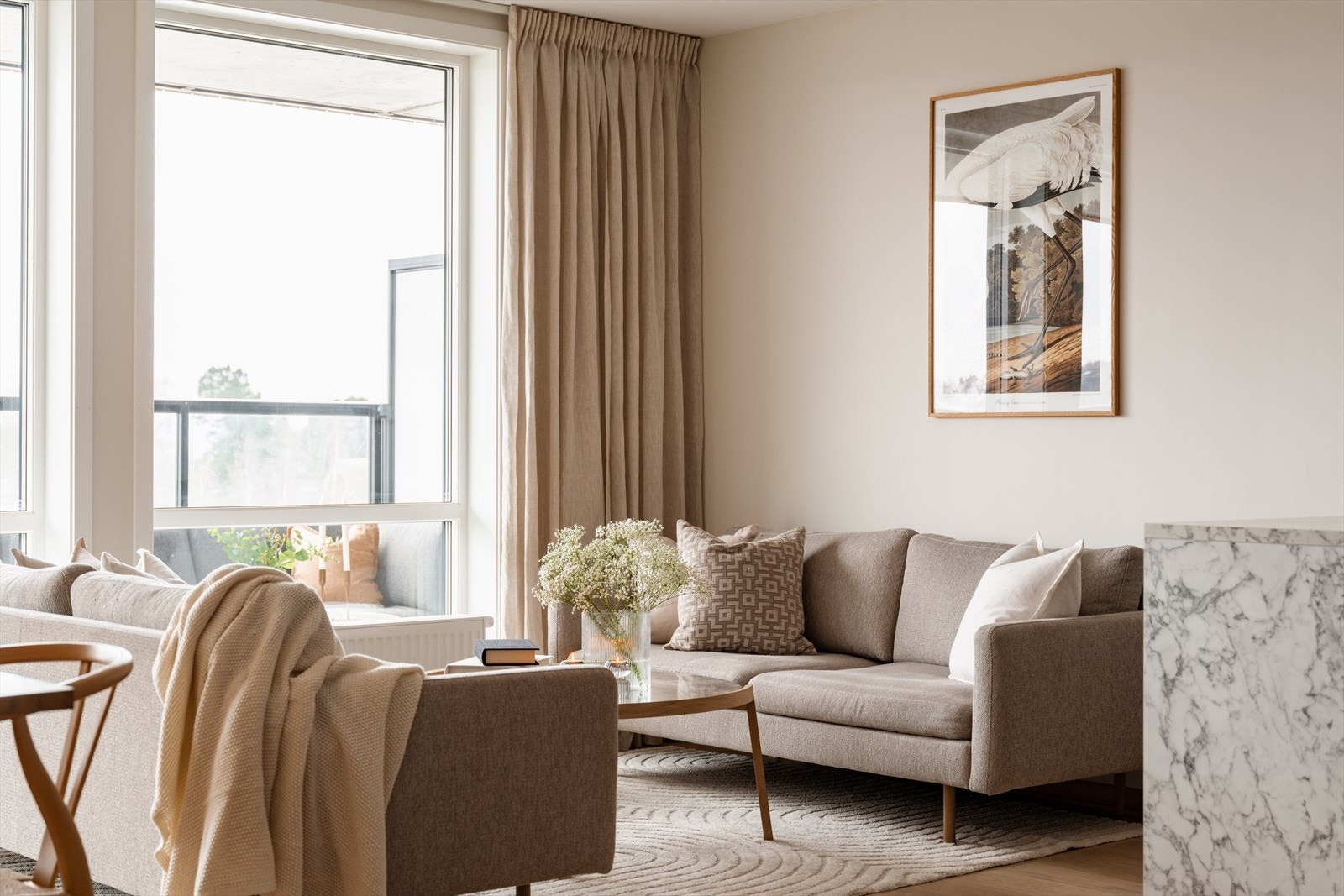 En innbydende og strøken leilighet i et nyere bygg fra 2023. Galleribilde