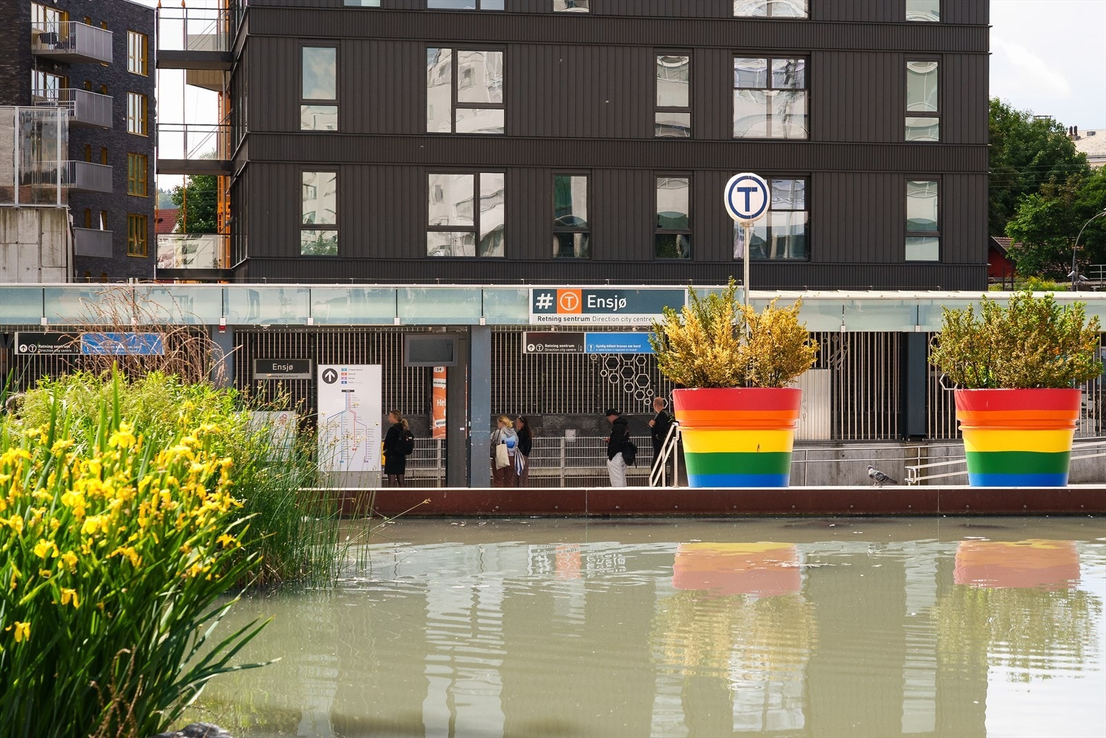 Området har svært gode kollektivmuligheter med kort vei til både buss og T-bane. Galleribilde