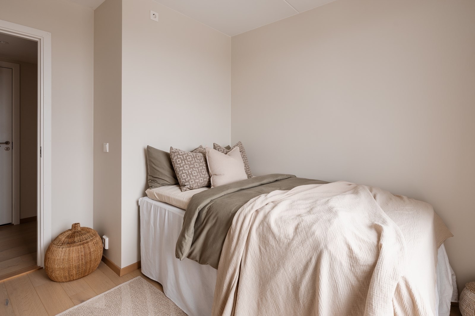 Rommet egner seg godt som barnerom, gjesterom eller hva enn dere måtte trenge. Galleribilde